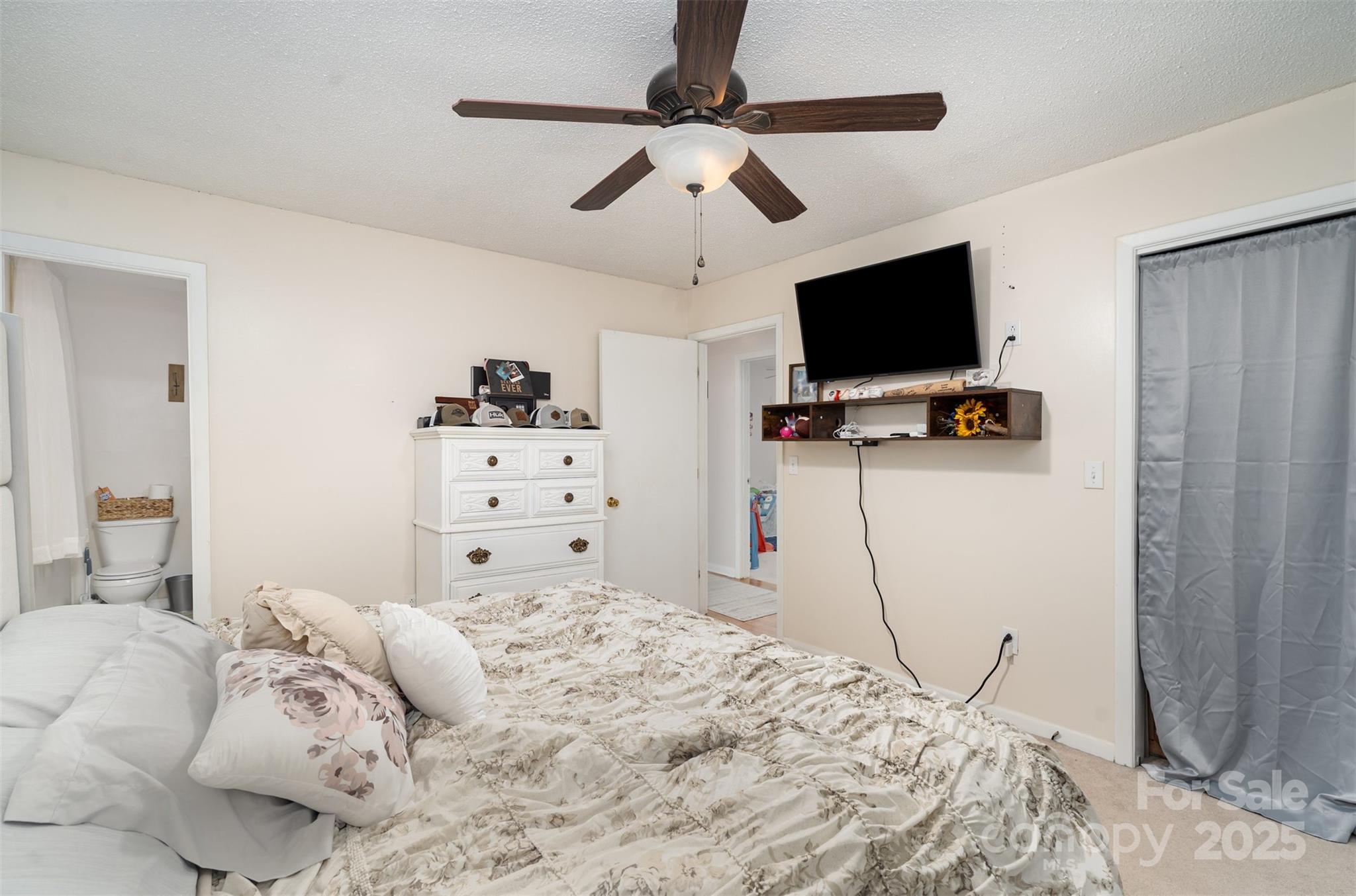 5609 Grace Chapel Road — Hickory
