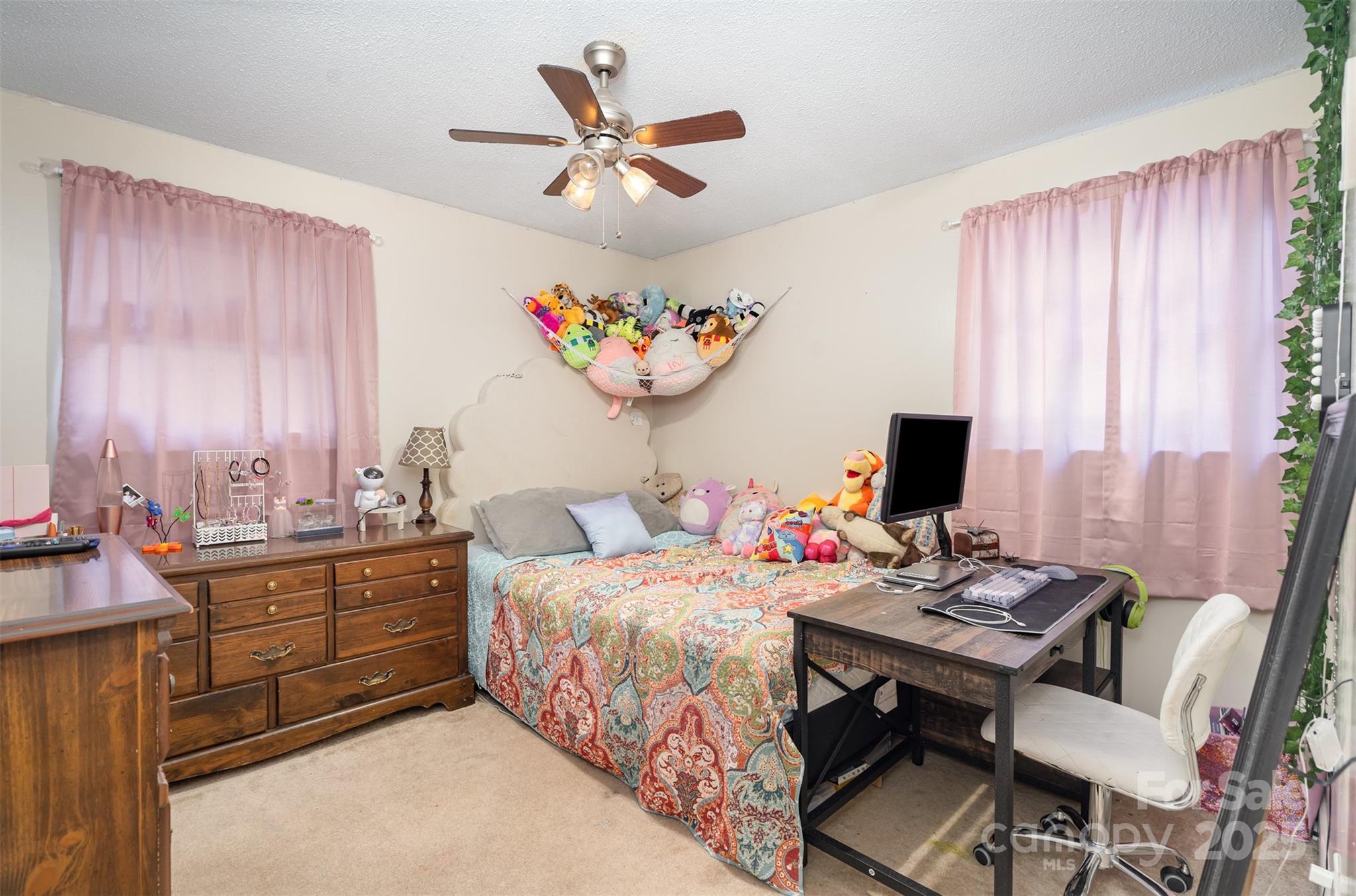 5609 Grace Chapel Road — Hickory
