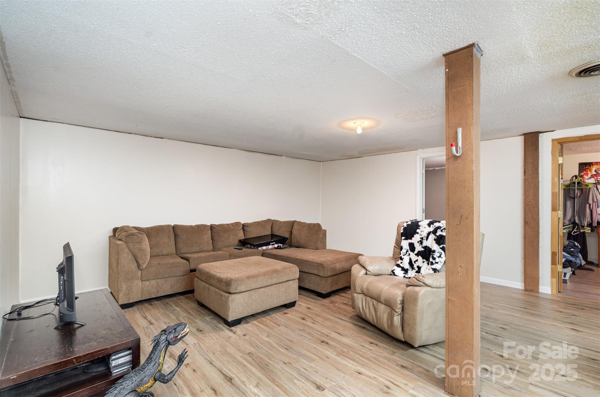 5609 Grace Chapel Road — Hickory