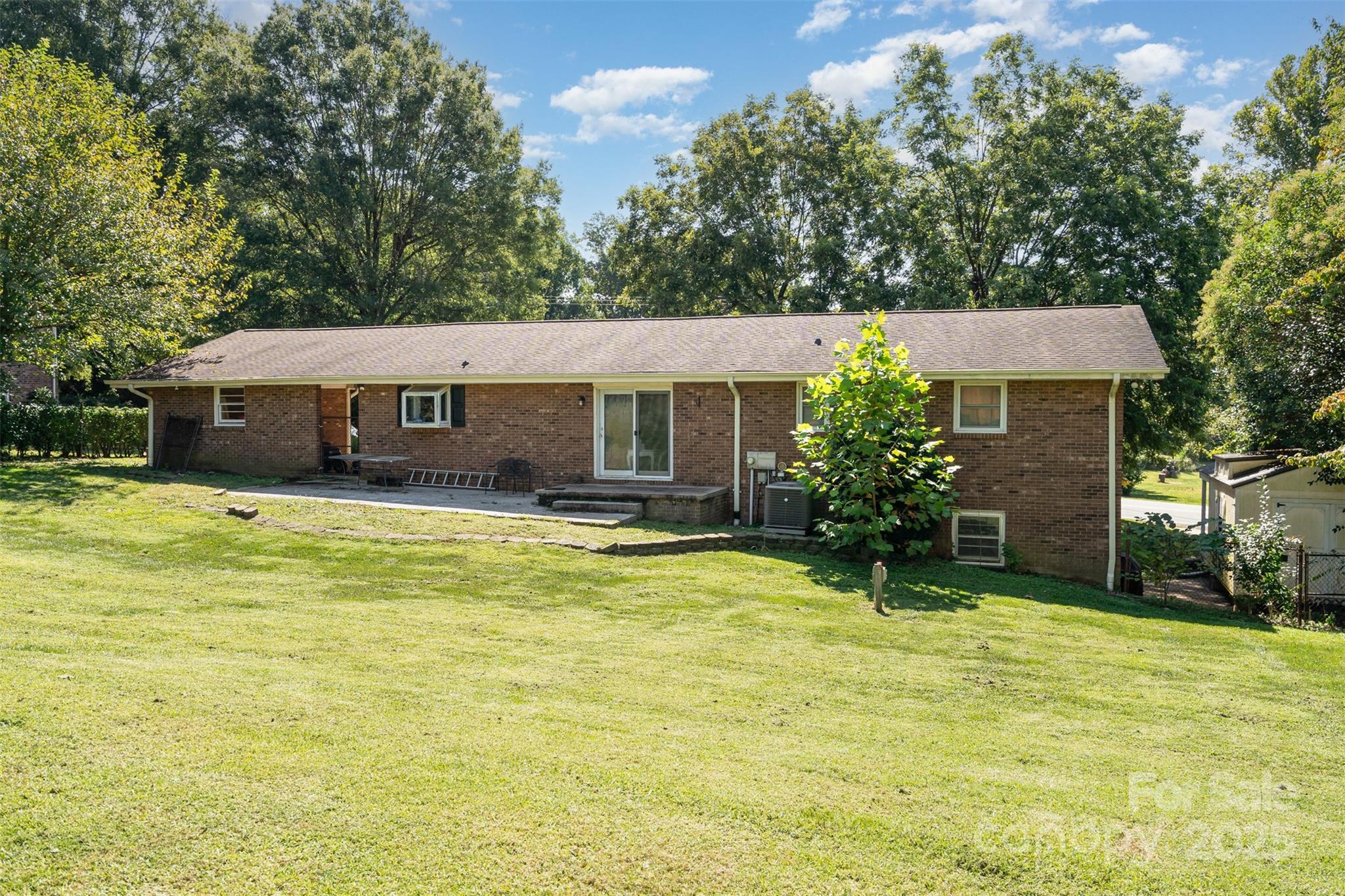 5609 Grace Chapel Road — Hickory