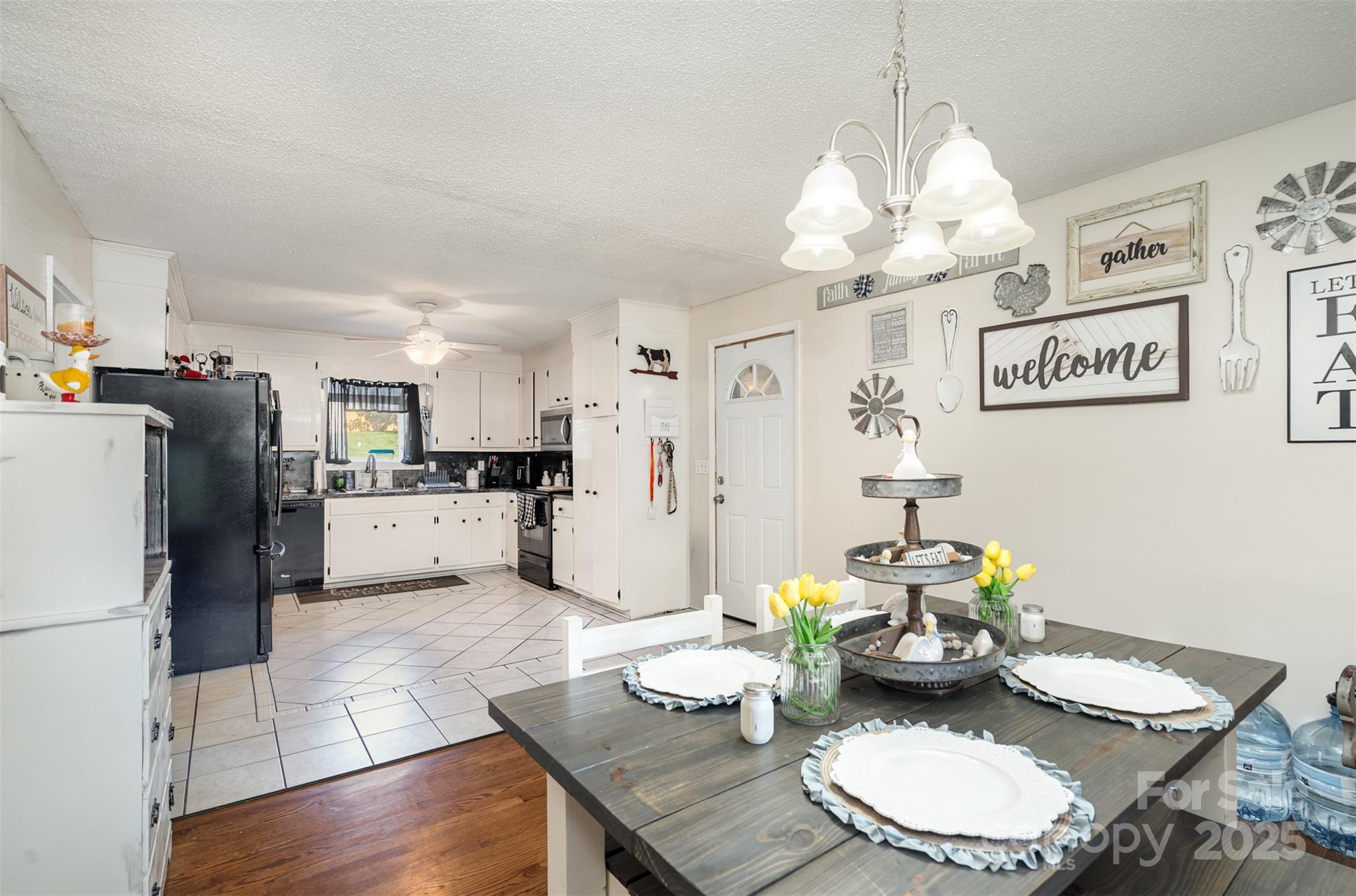 5609 Grace Chapel Road — Hickory