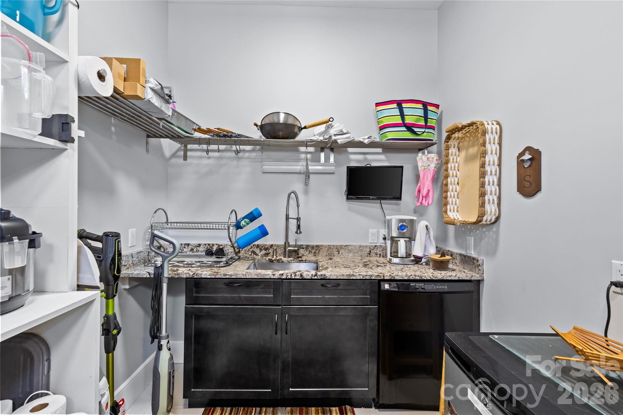 6032 Headlands Court — Belmont
