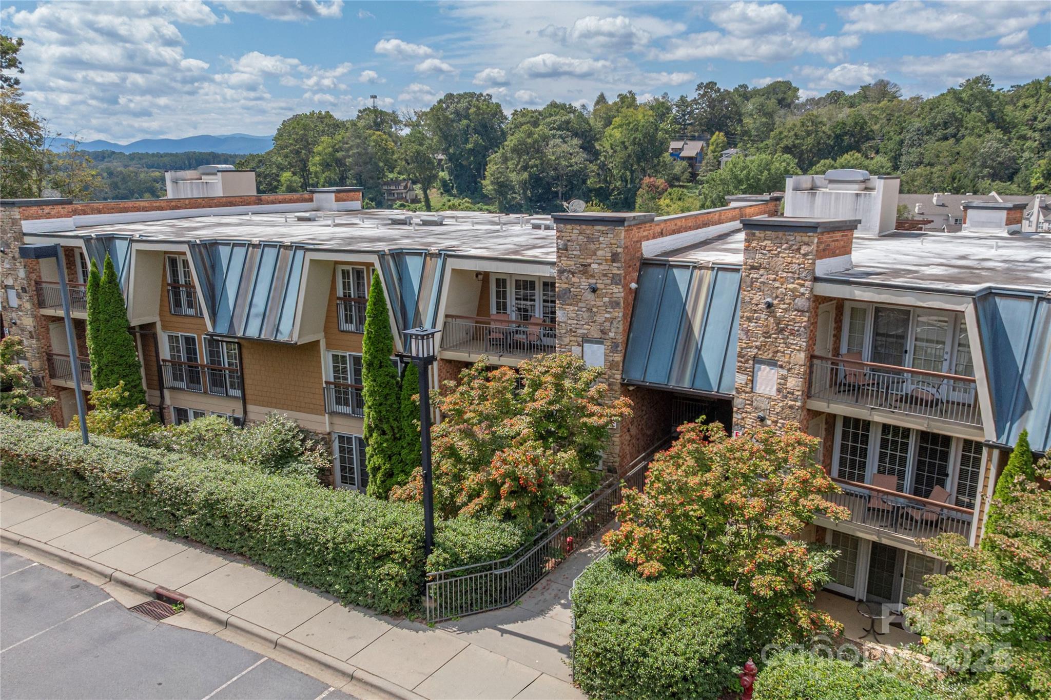 114 Bowling Park Road — Asheville