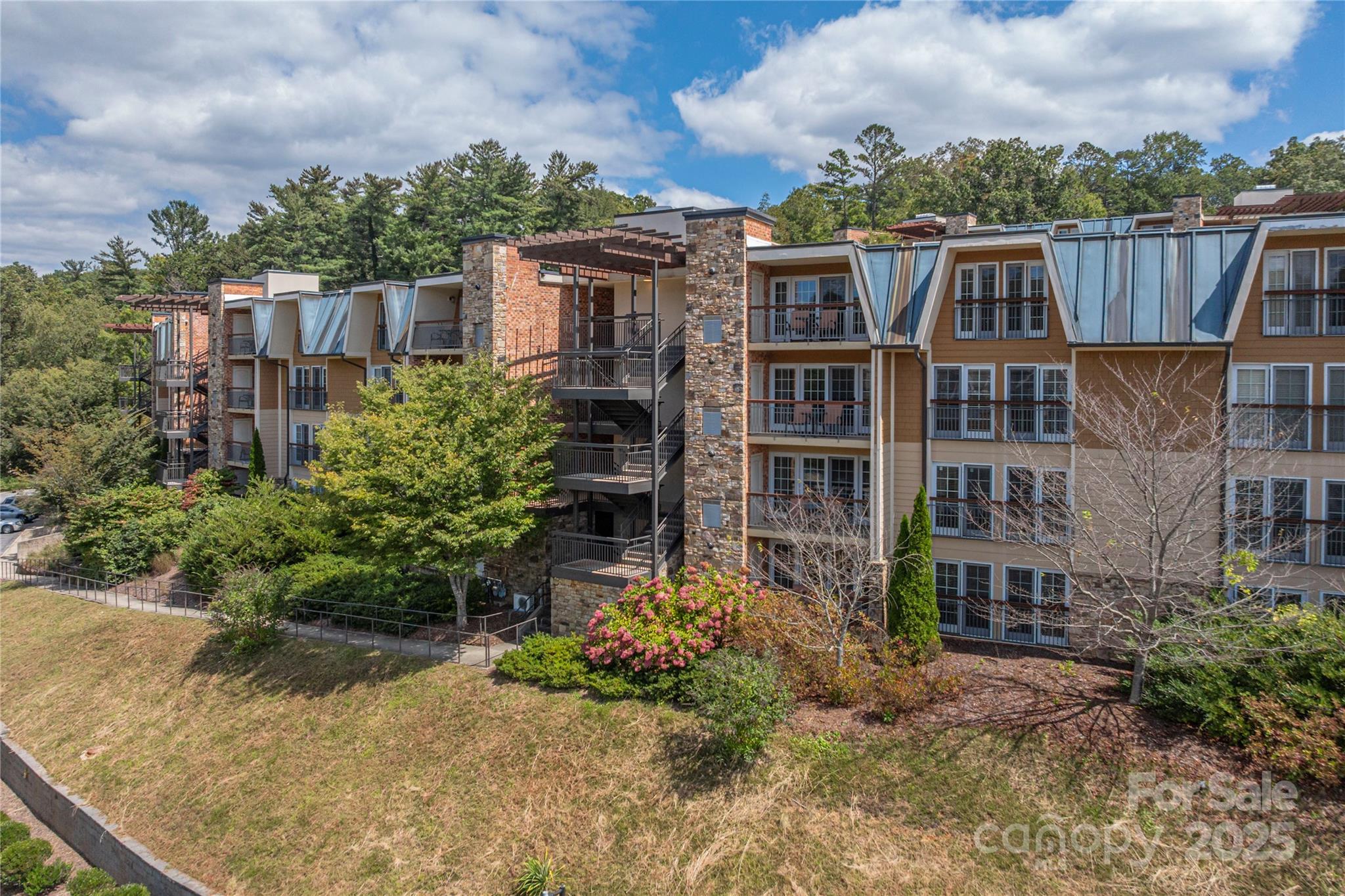 114 Bowling Park Road — Asheville