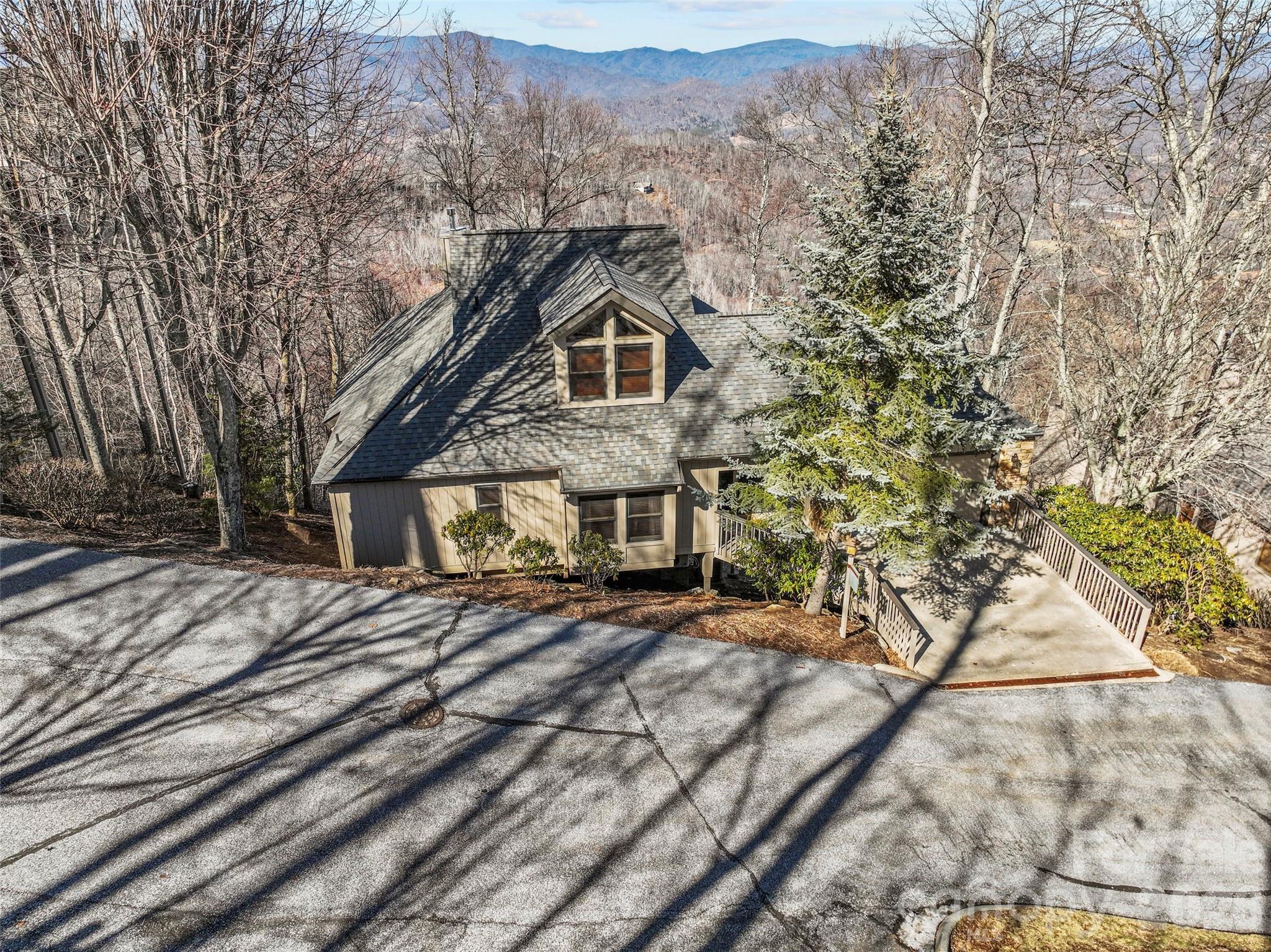 430 Rhododendron Lane — Burnsville