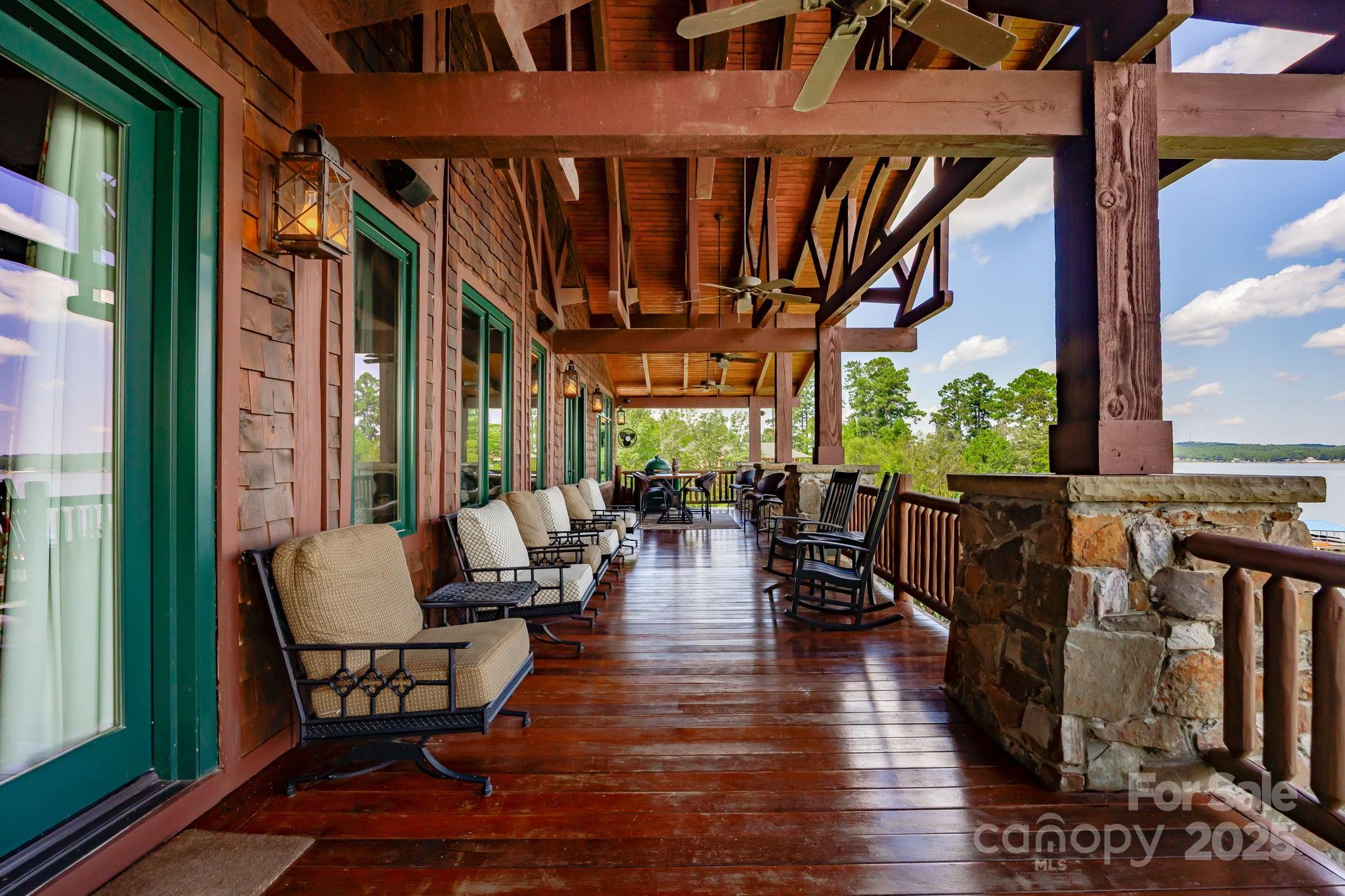 197 Smooth Rock Point — Ridgeway