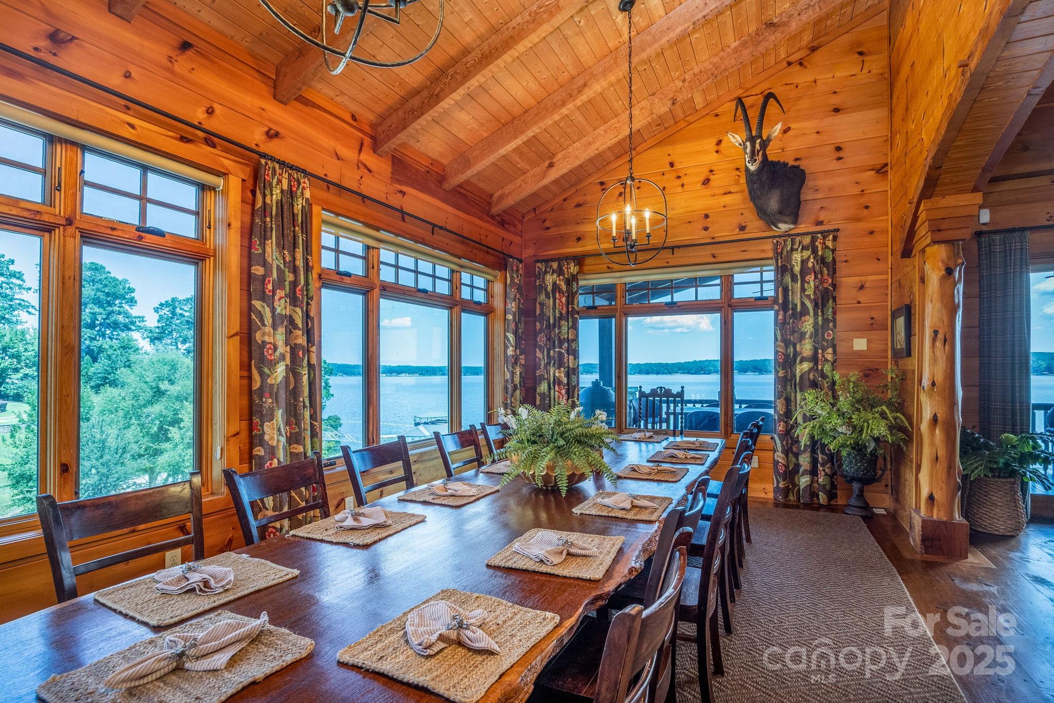 197 Smooth Rock Point — Ridgeway