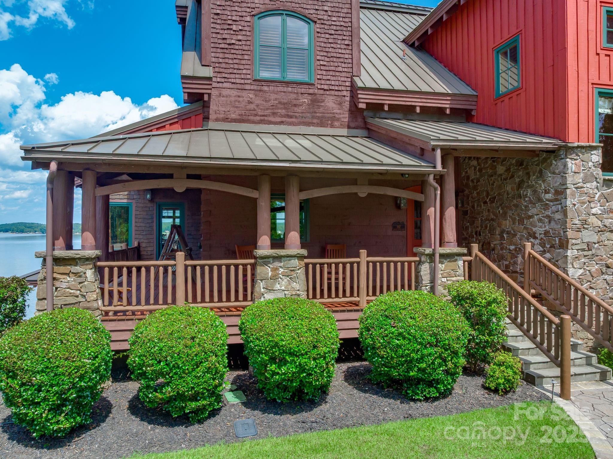 197 Smooth Rock Point — Ridgeway