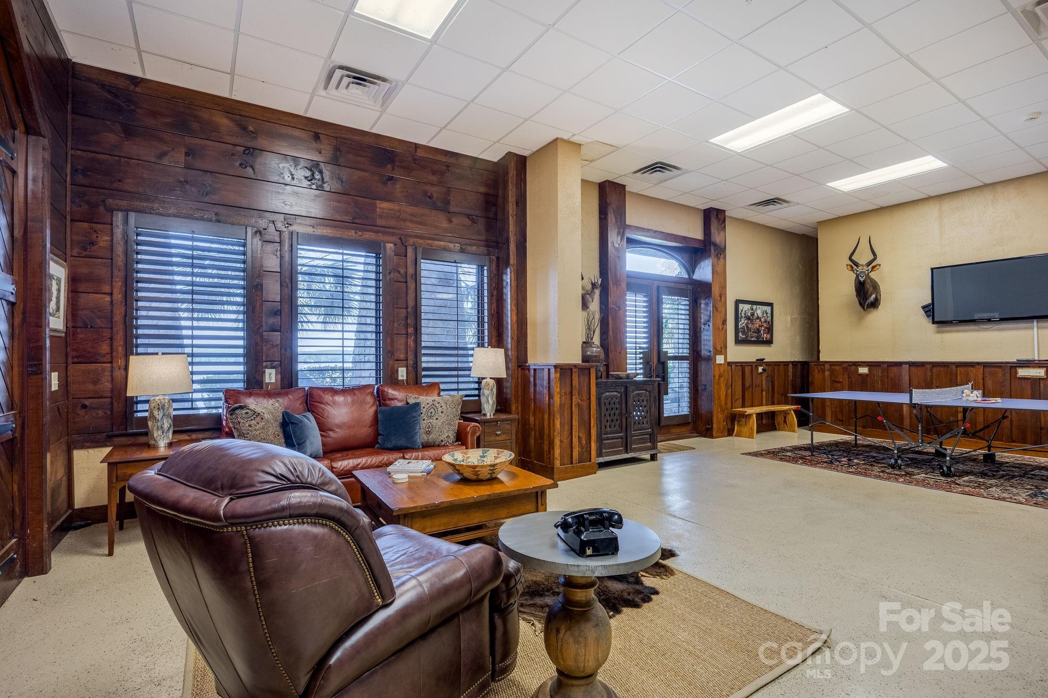 197 Smooth Rock Point — Ridgeway