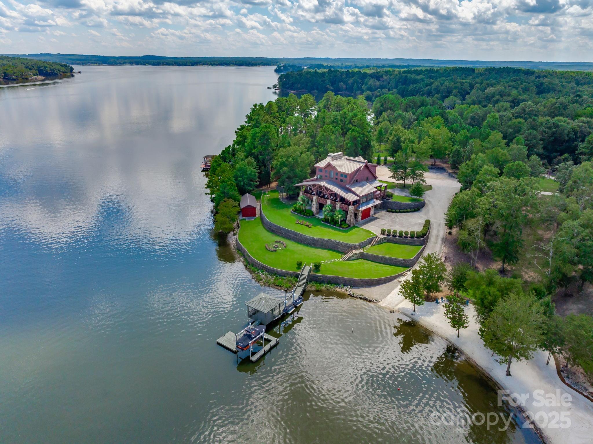 197 Smooth Rock Point — Ridgeway