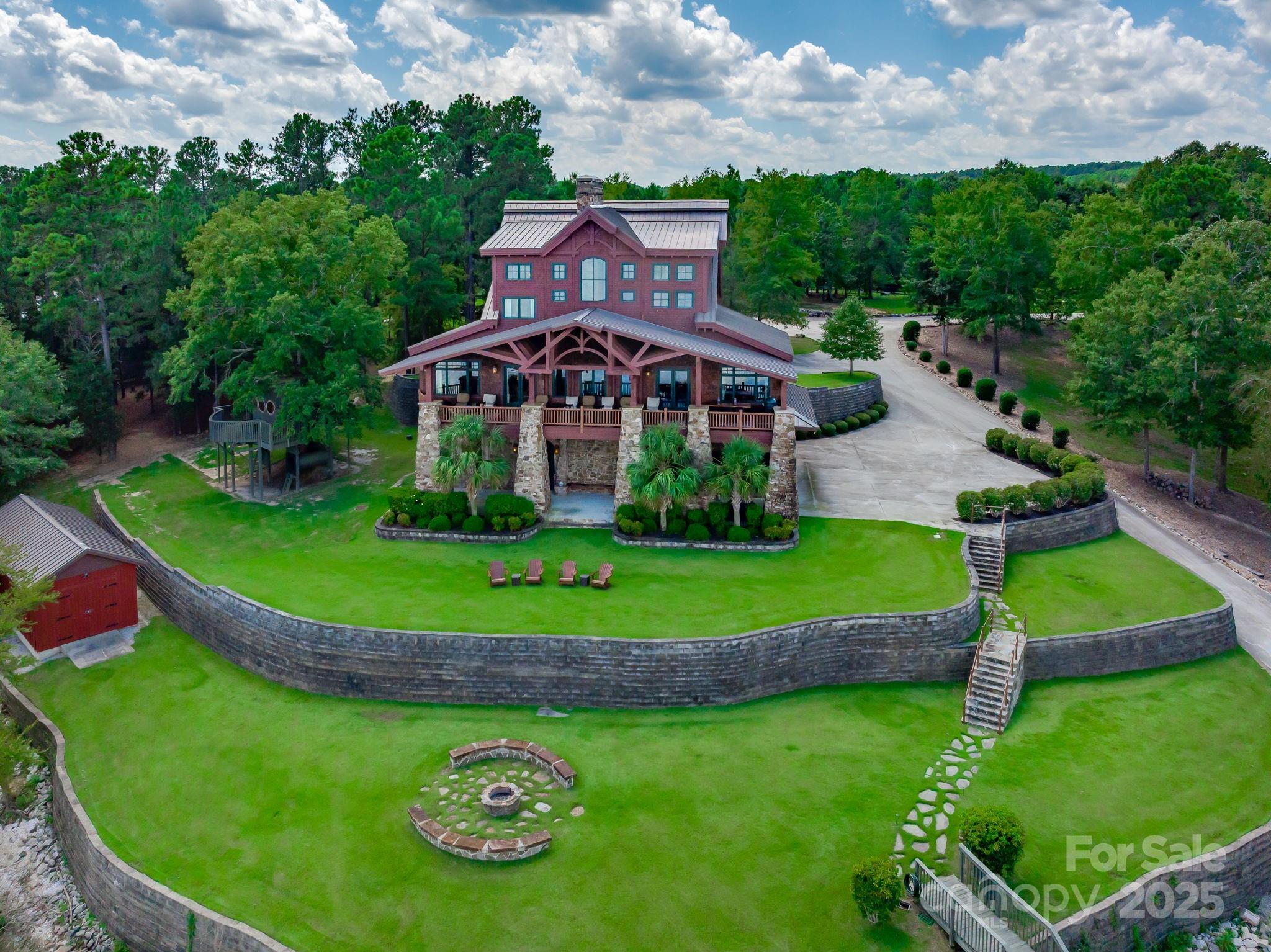 197 Smooth Rock Point — Ridgeway