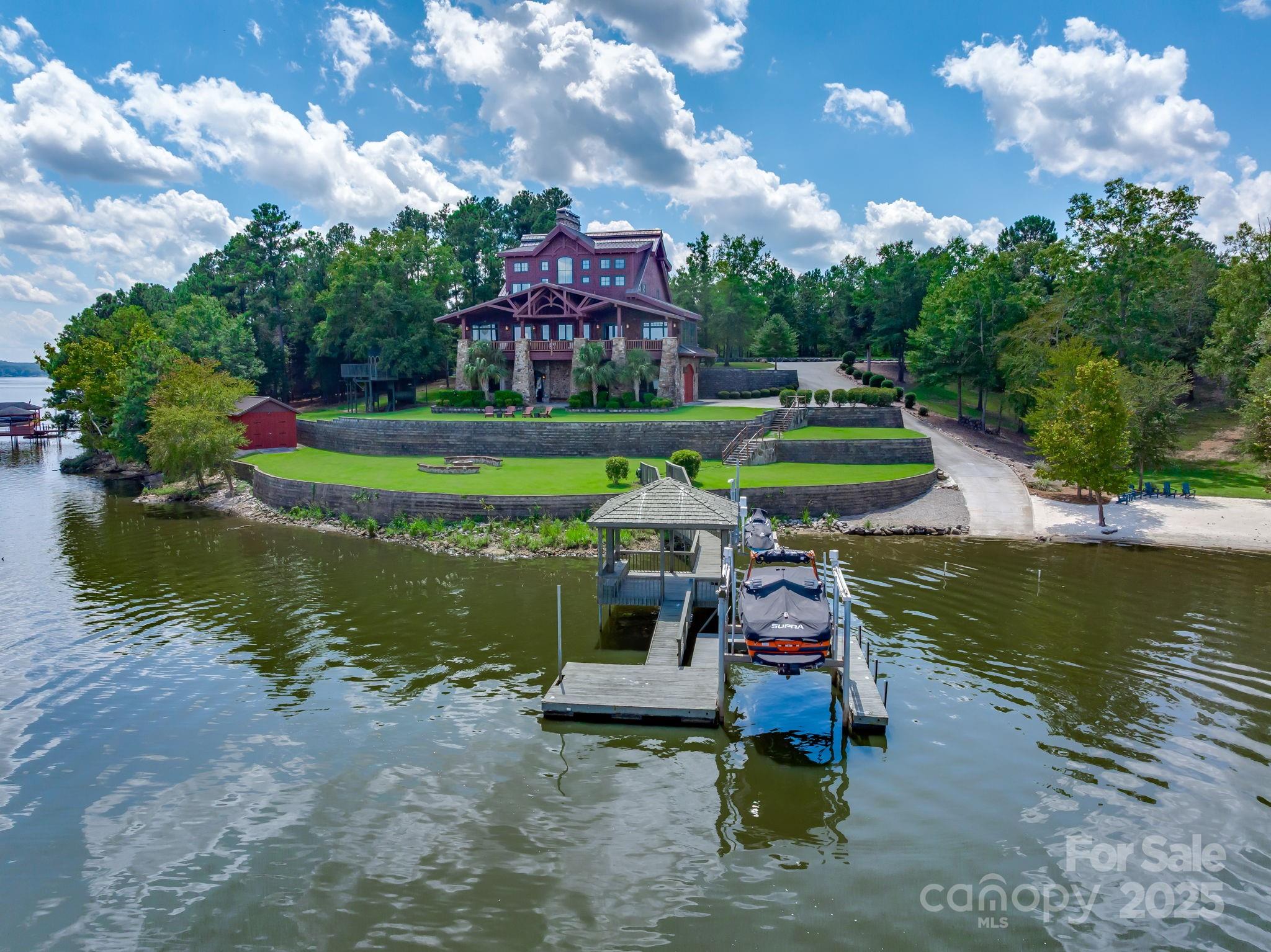 197 Smooth Rock Point — Ridgeway