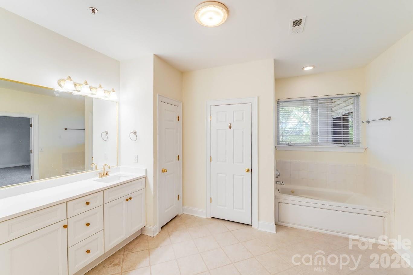 5601 Fairview Road #10 — Charlotte
