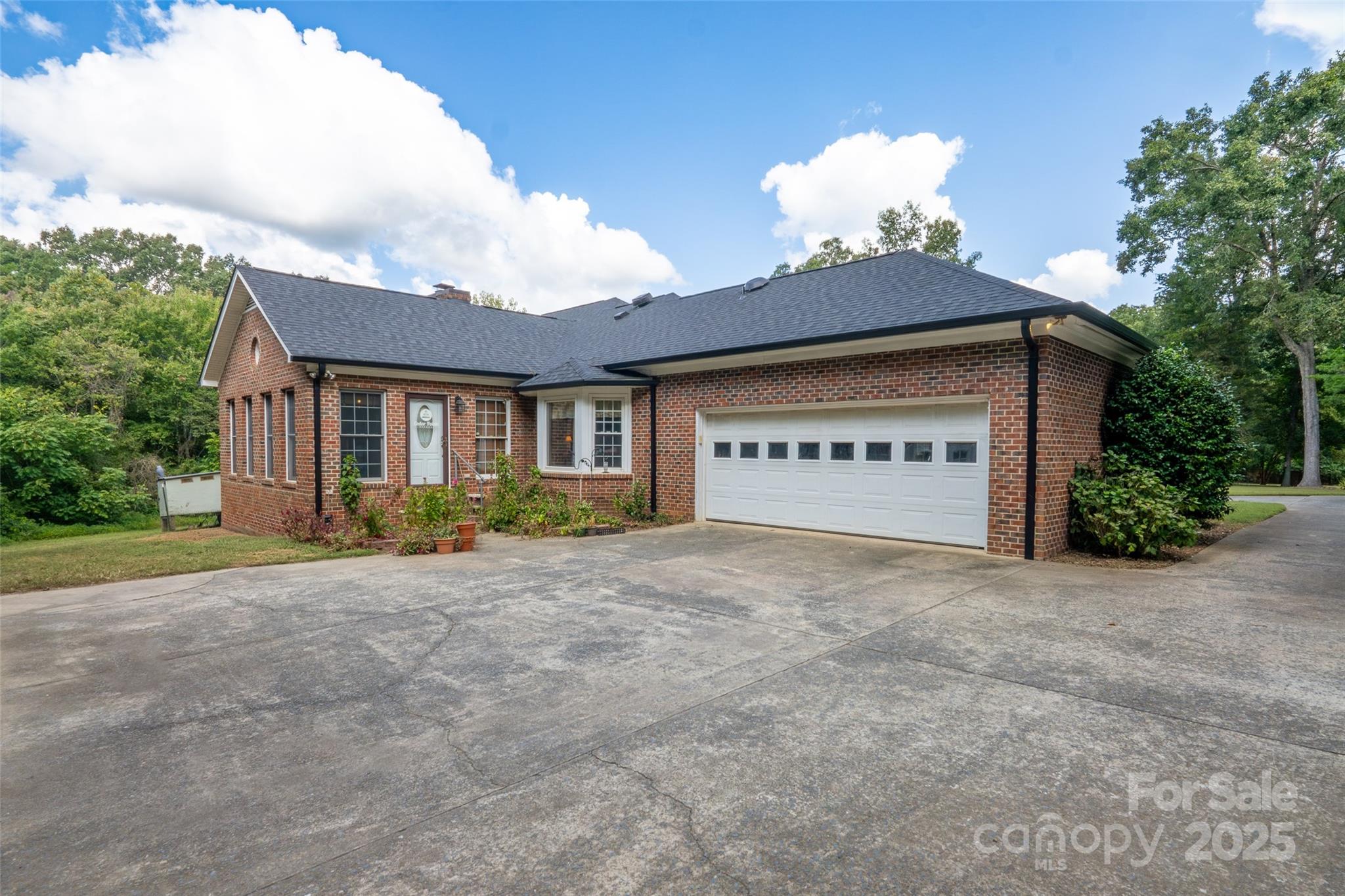 124 Windsor Greene Drive — Monroe