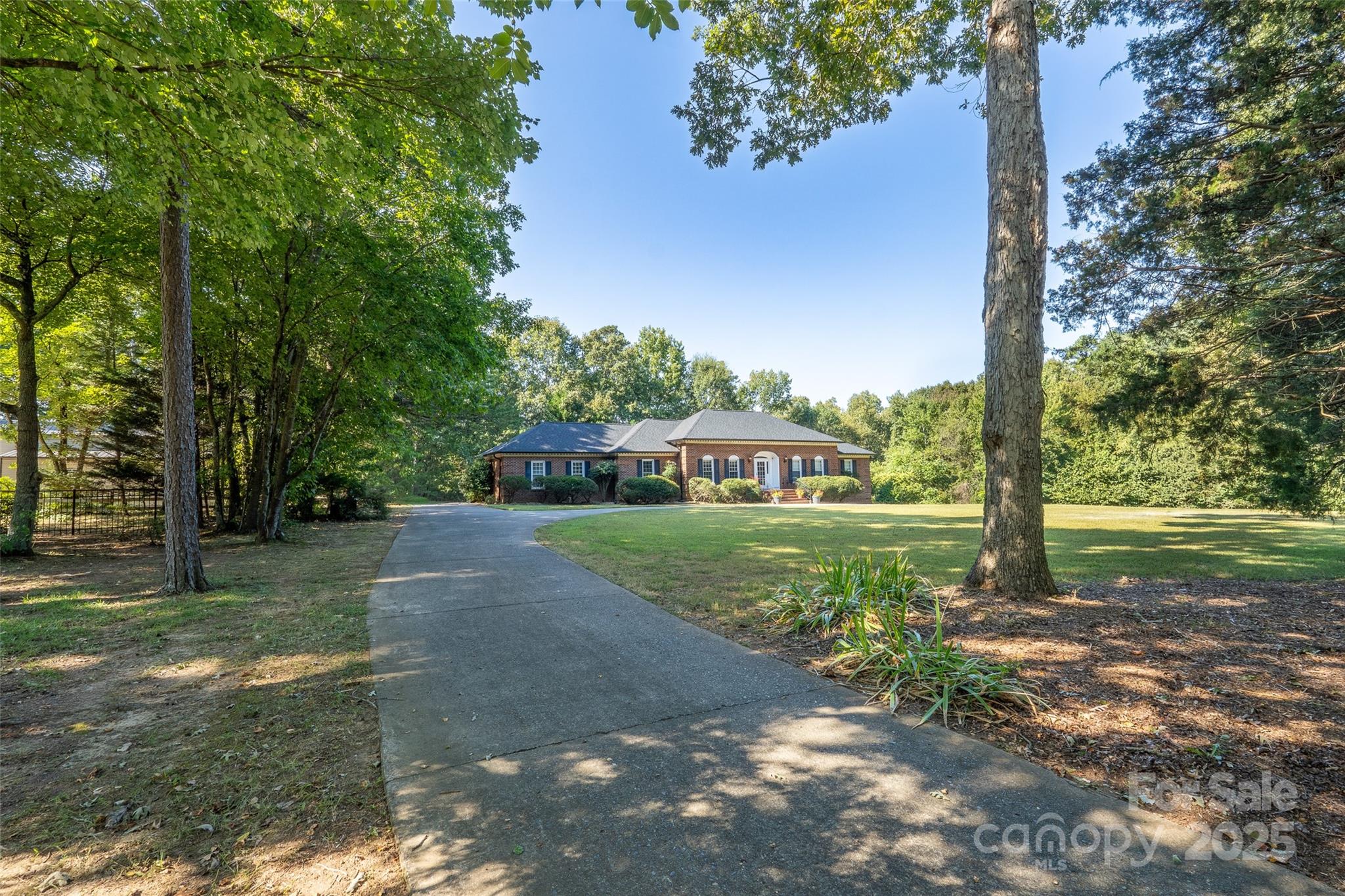 124 Windsor Greene Drive — Monroe