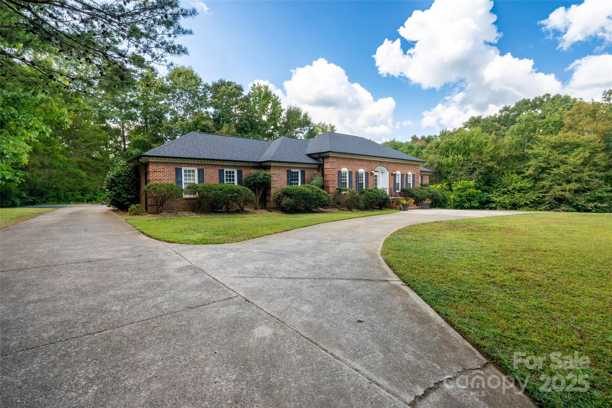 124 Windsor Greene Drive — Monroe