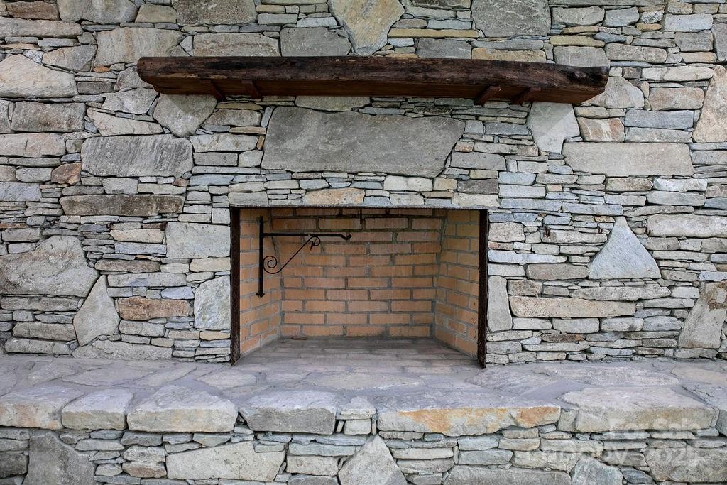 7321 Greenville Highway — Brevard