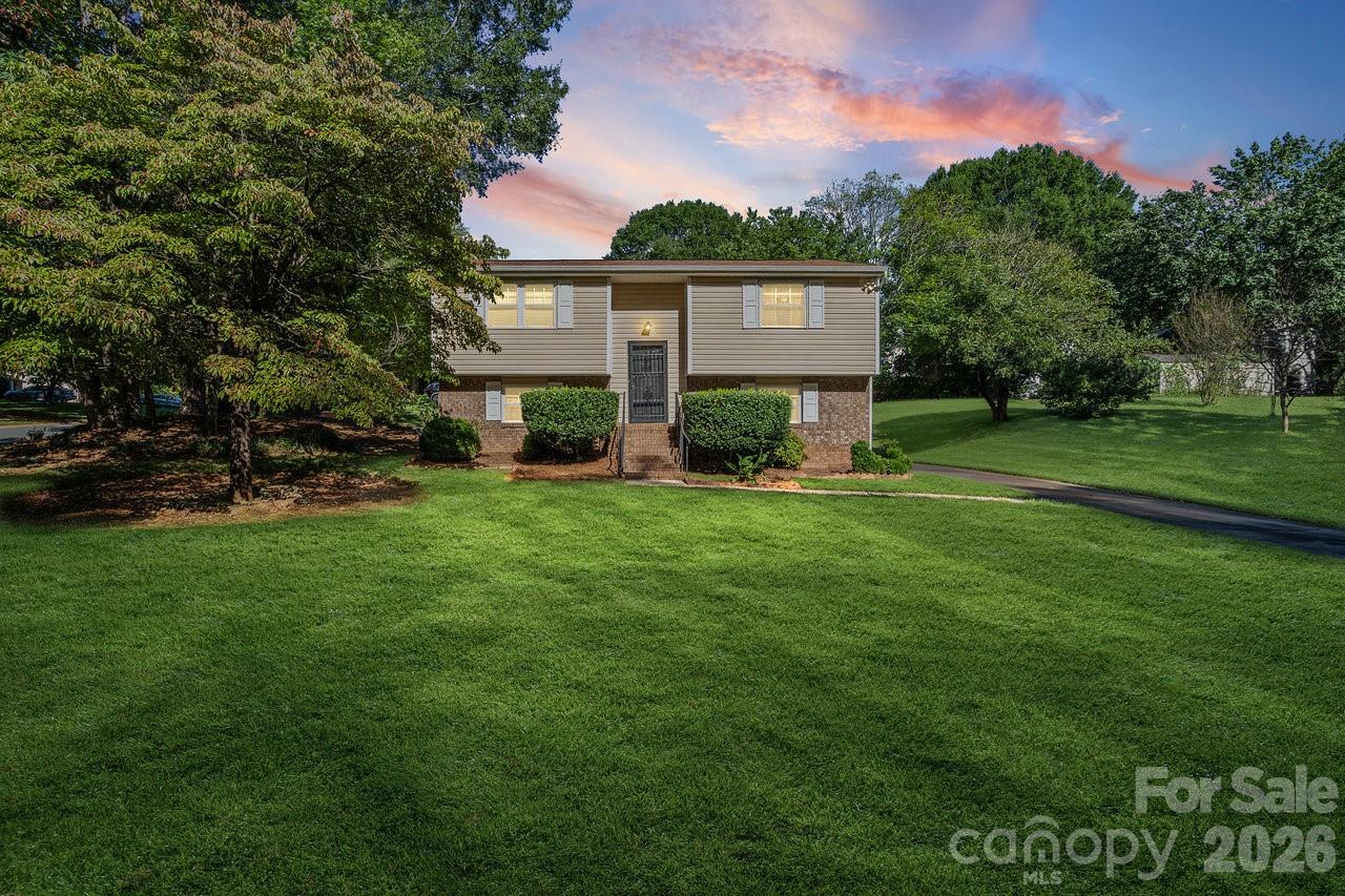 8619 Eaglewind Drive — Charlotte