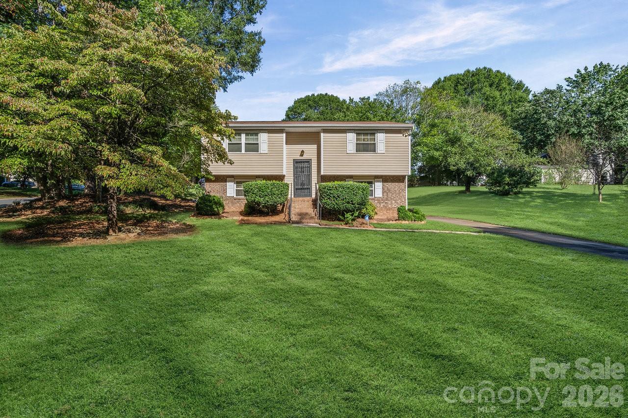 8619 Eaglewind Drive — Charlotte