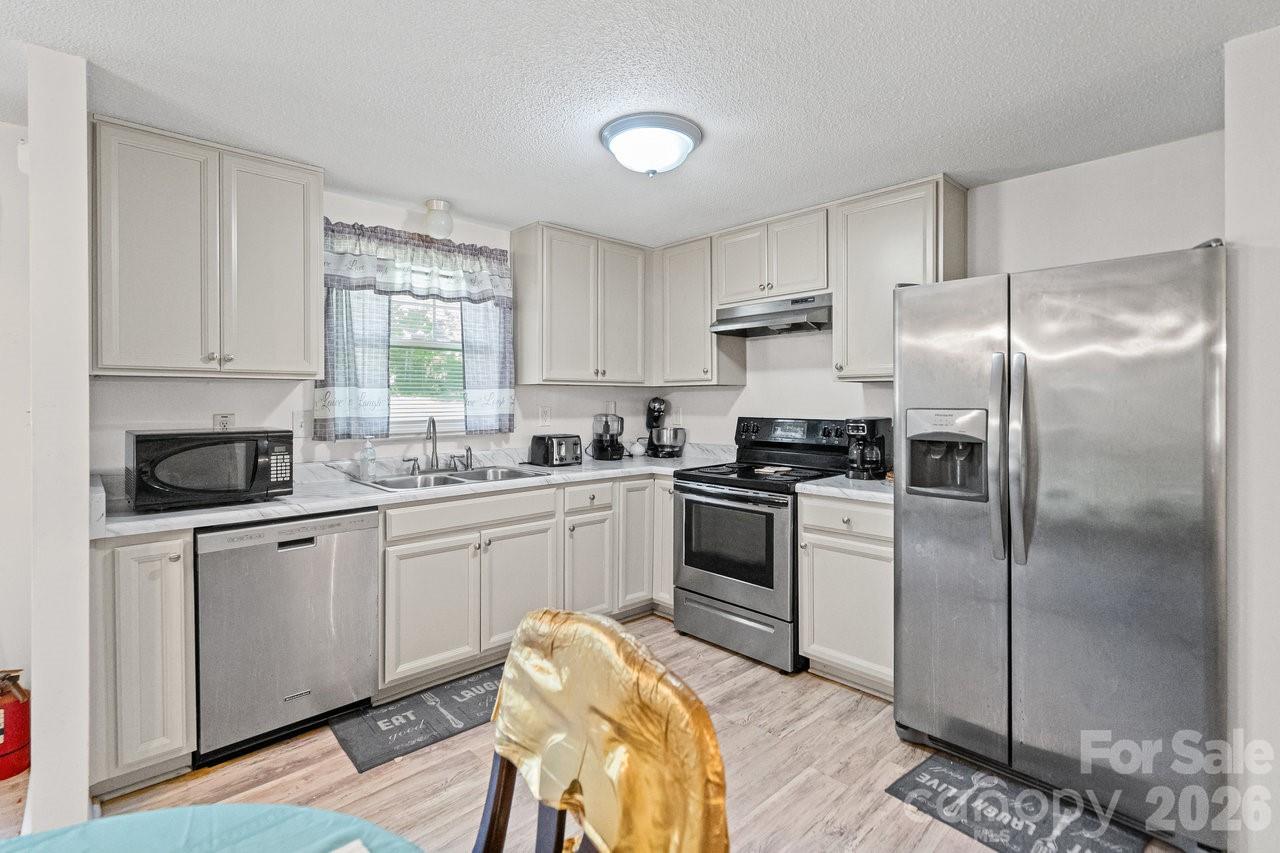 8619 Eaglewind Drive — Charlotte