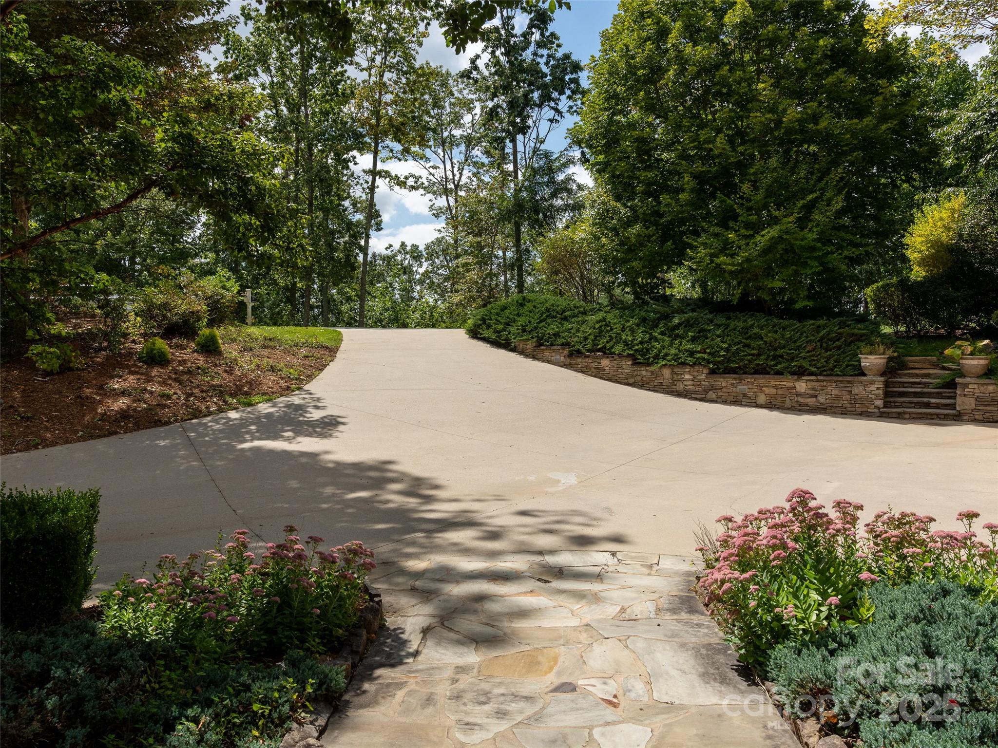 21 Windcliff Drive — Asheville