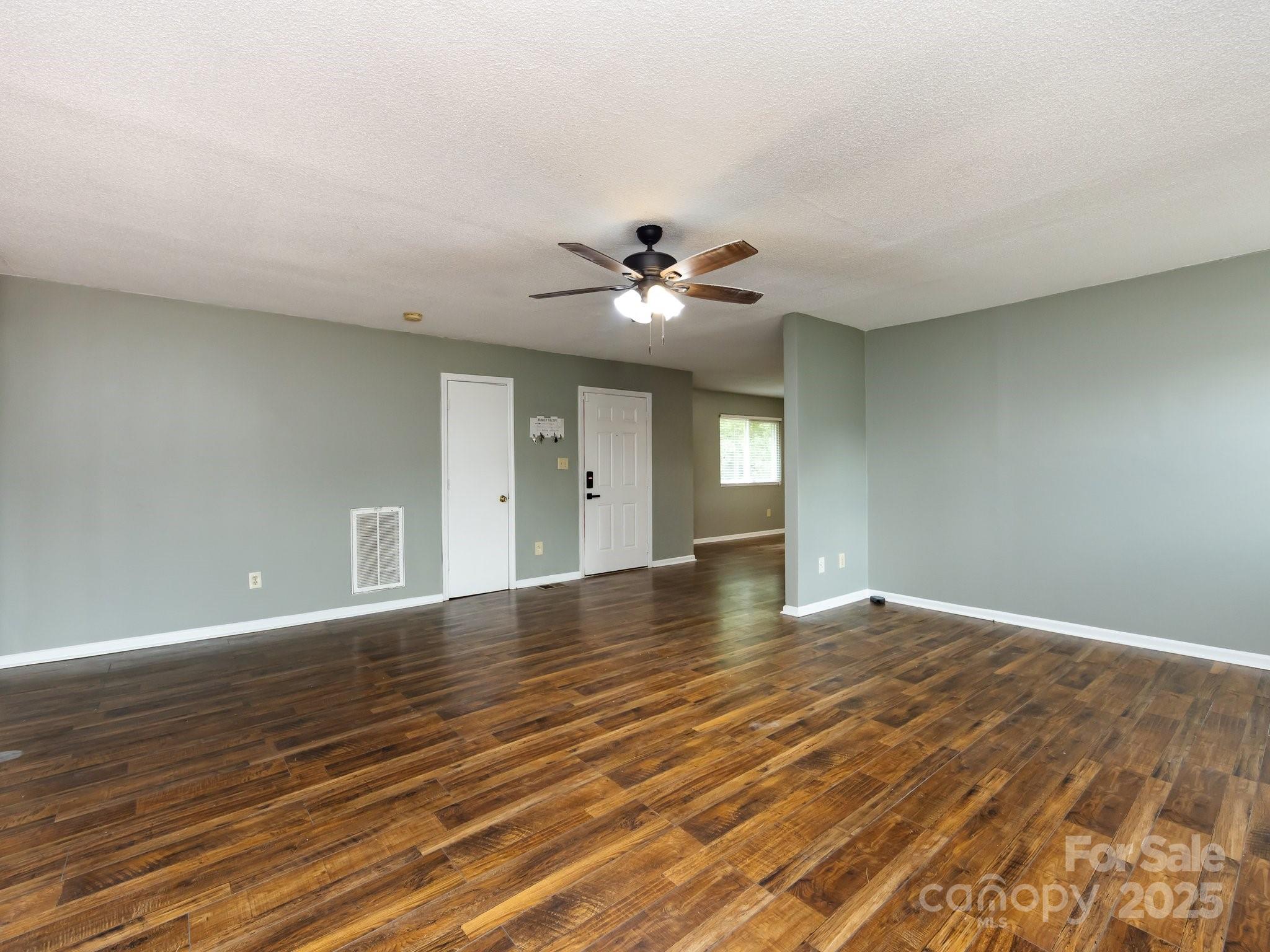 7109 Bisaner Street — Charlotte