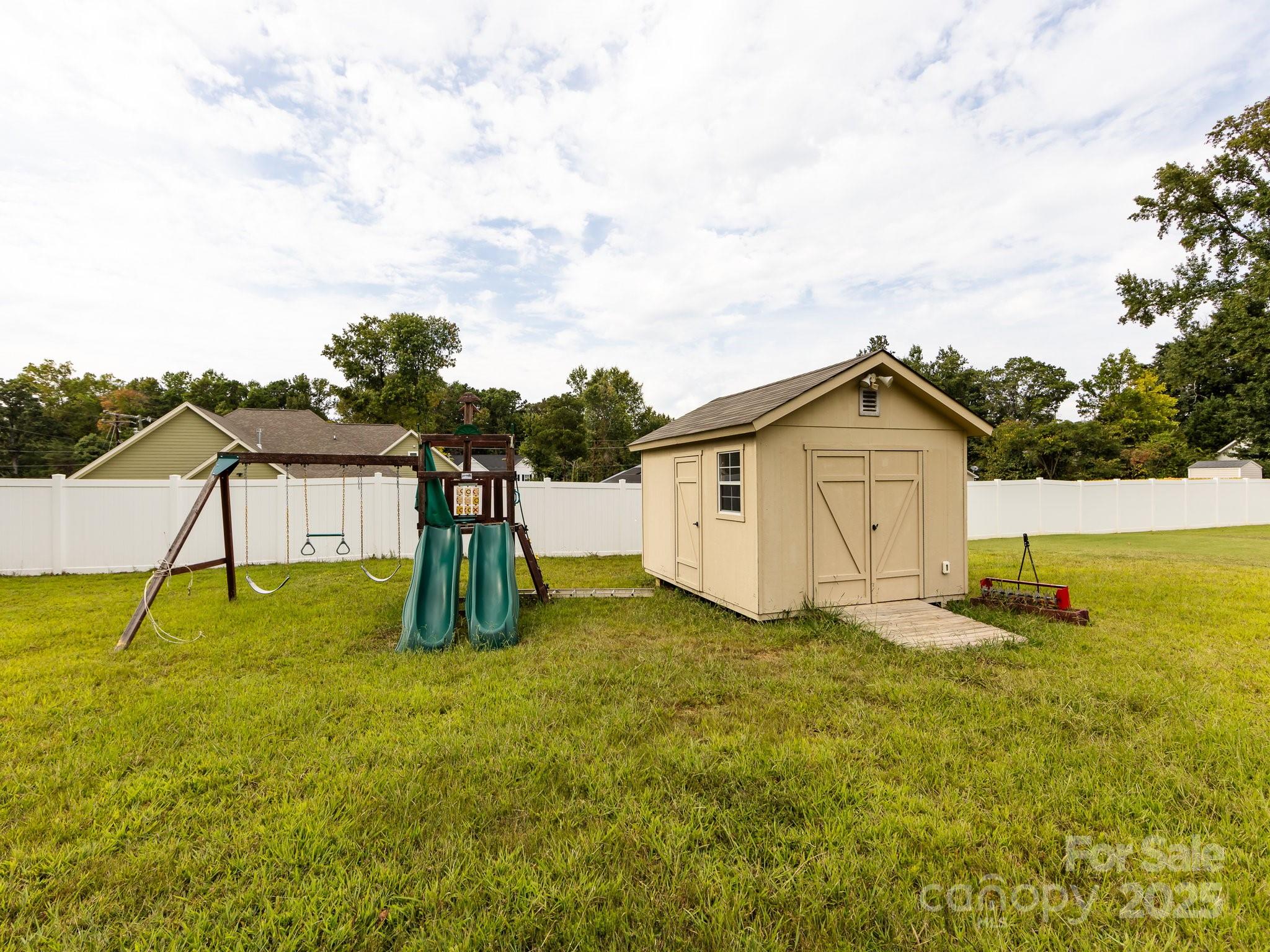 7109 Bisaner Street — Charlotte