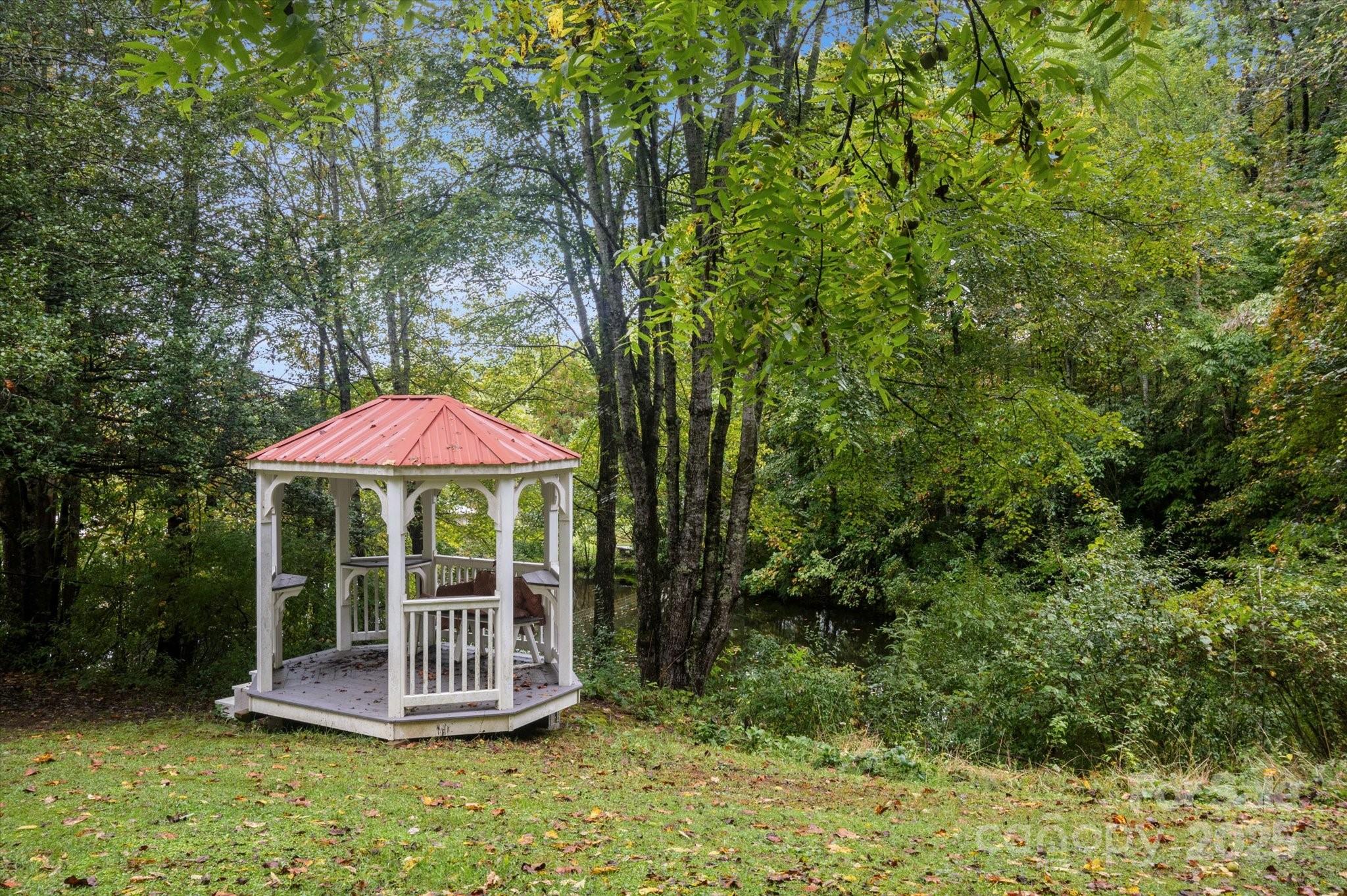 89 Quiet Pond Lane — Pisgah Forest