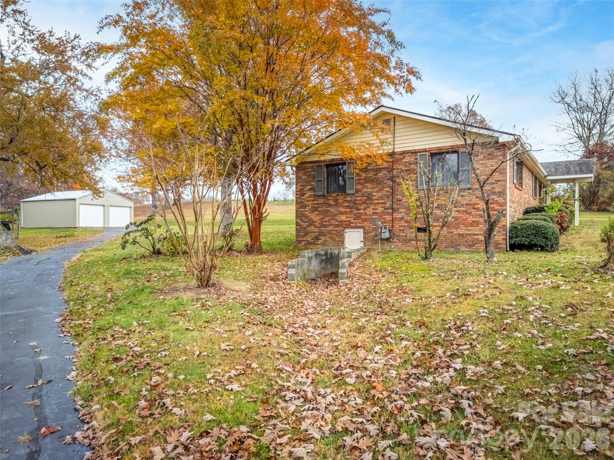 605 Dana Road — Hendersonville