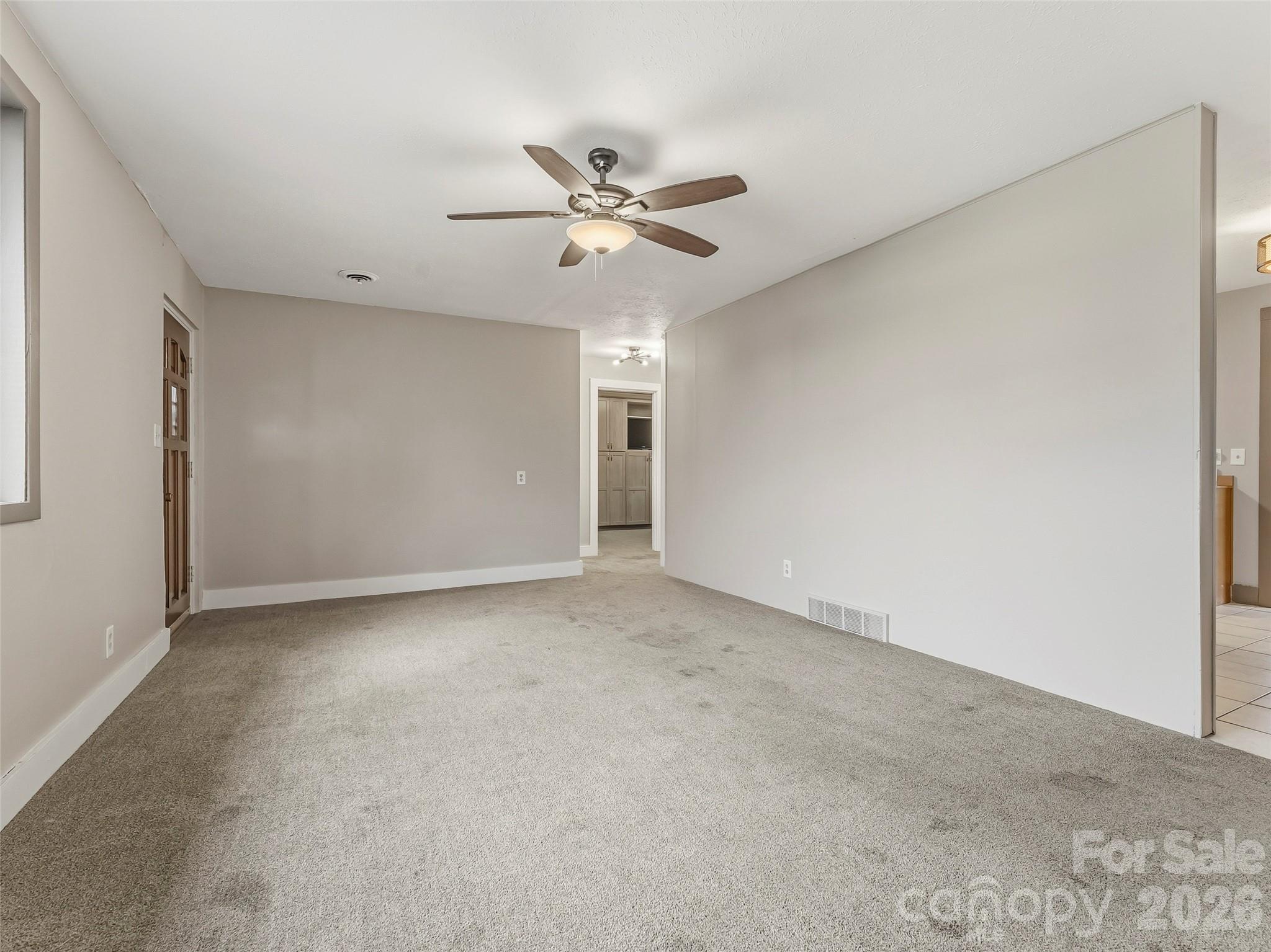 605 Dana Road — Hendersonville