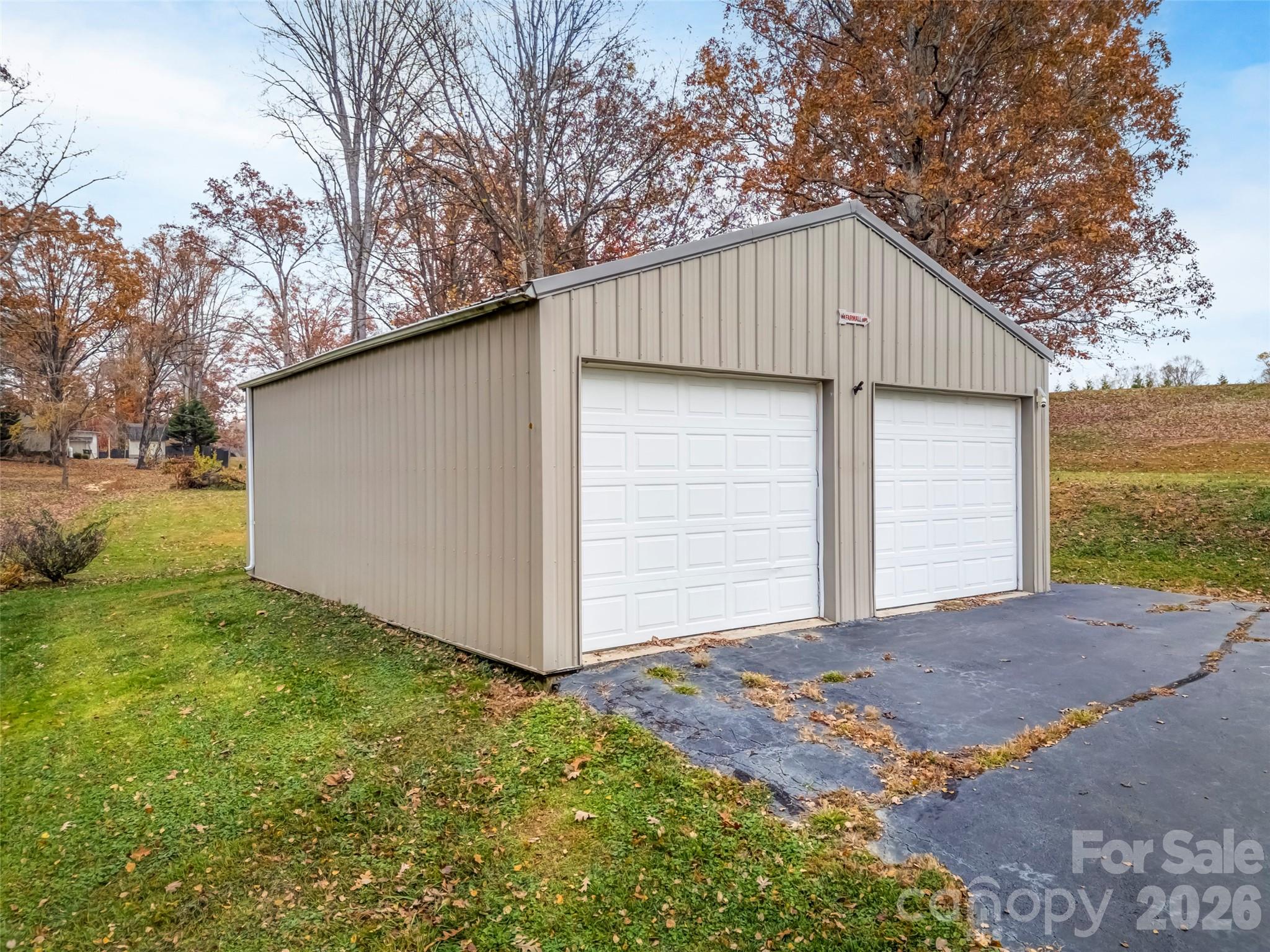 605 Dana Road — Hendersonville