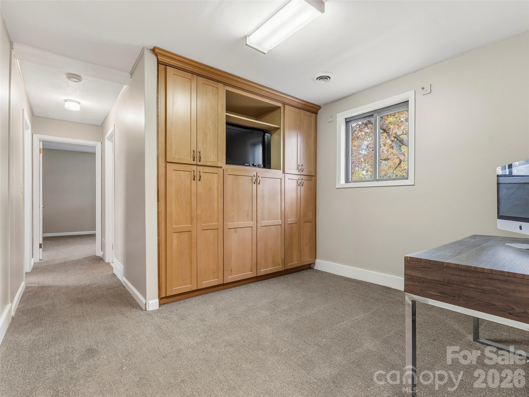 605 Dana Road — Hendersonville