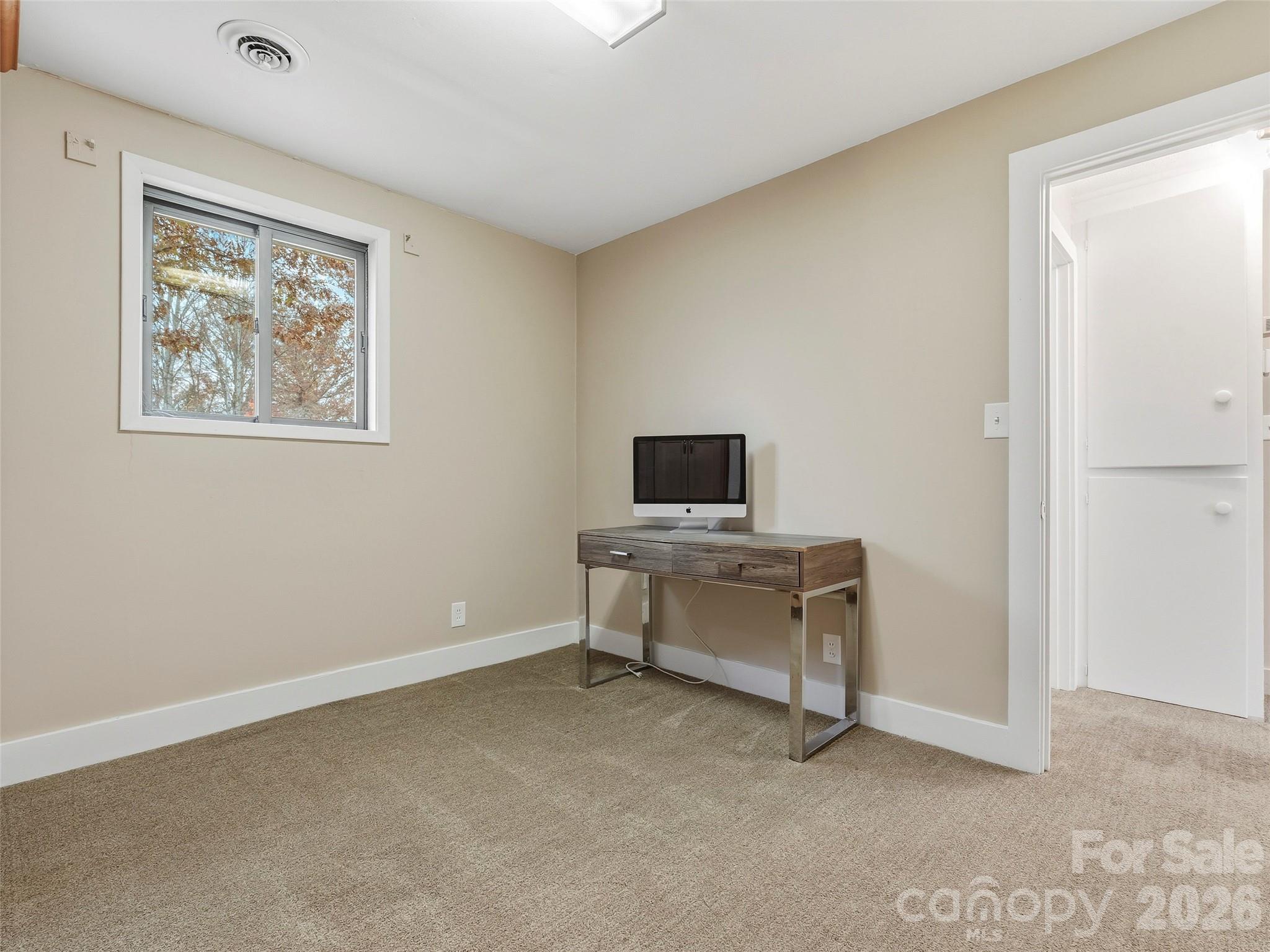 605 Dana Road — Hendersonville