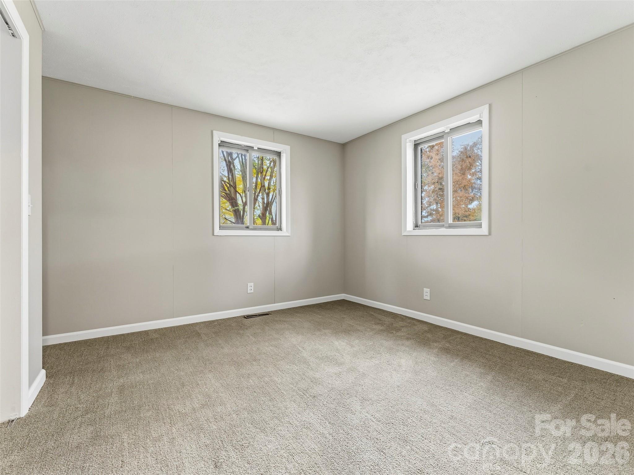 605 Dana Road — Hendersonville