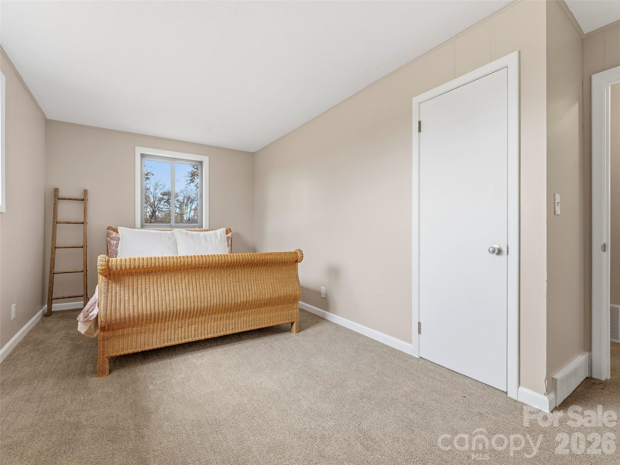 605 Dana Road — Hendersonville
