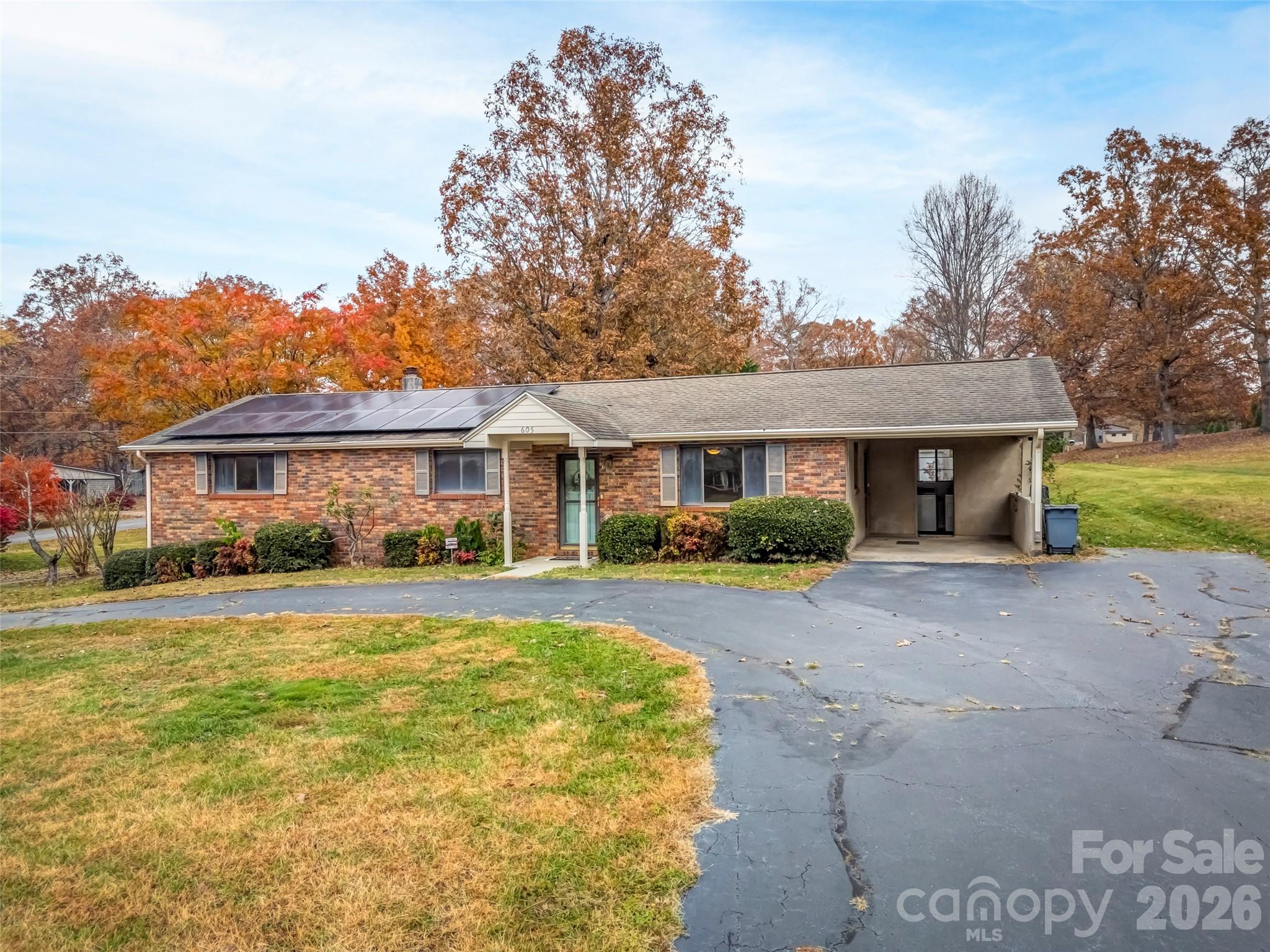 605 Dana Road — Hendersonville