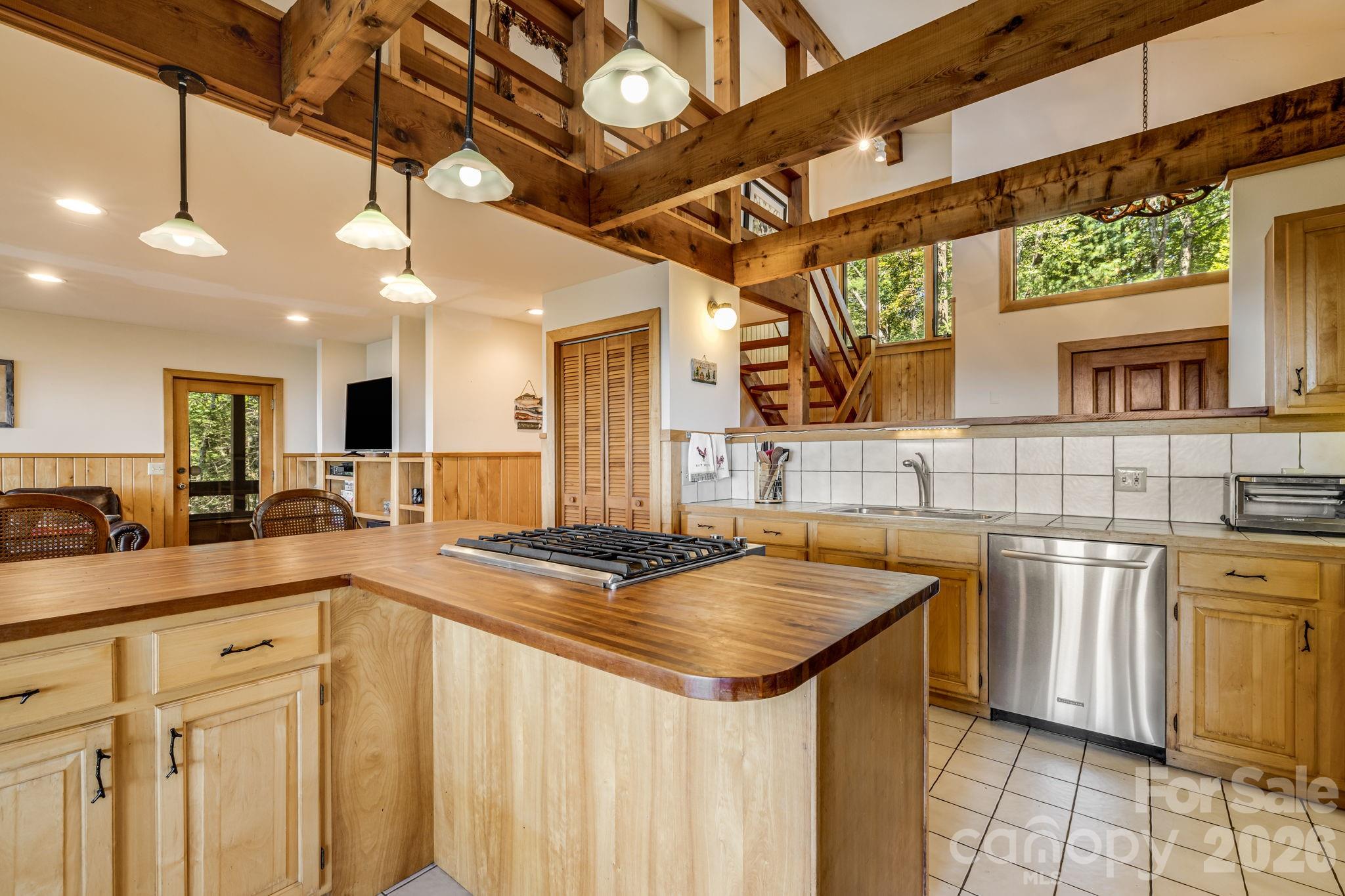 765/764 Osborne Knob Road — Little Switzerland