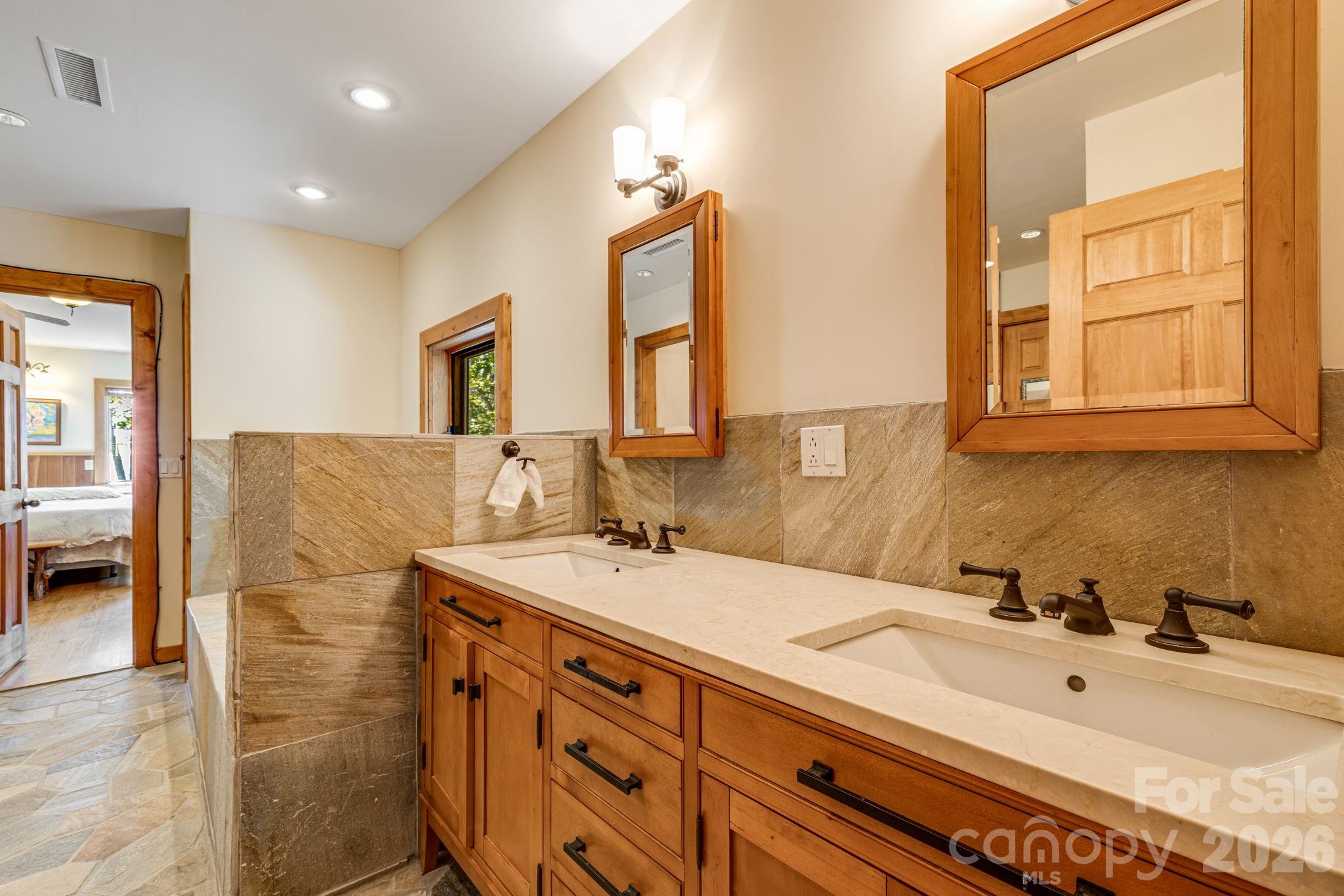 765/764 Osborne Knob Road — Little Switzerland