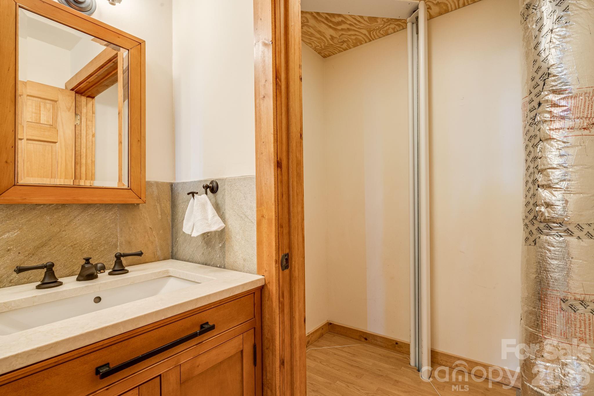 765/764 Osborne Knob Road — Little Switzerland