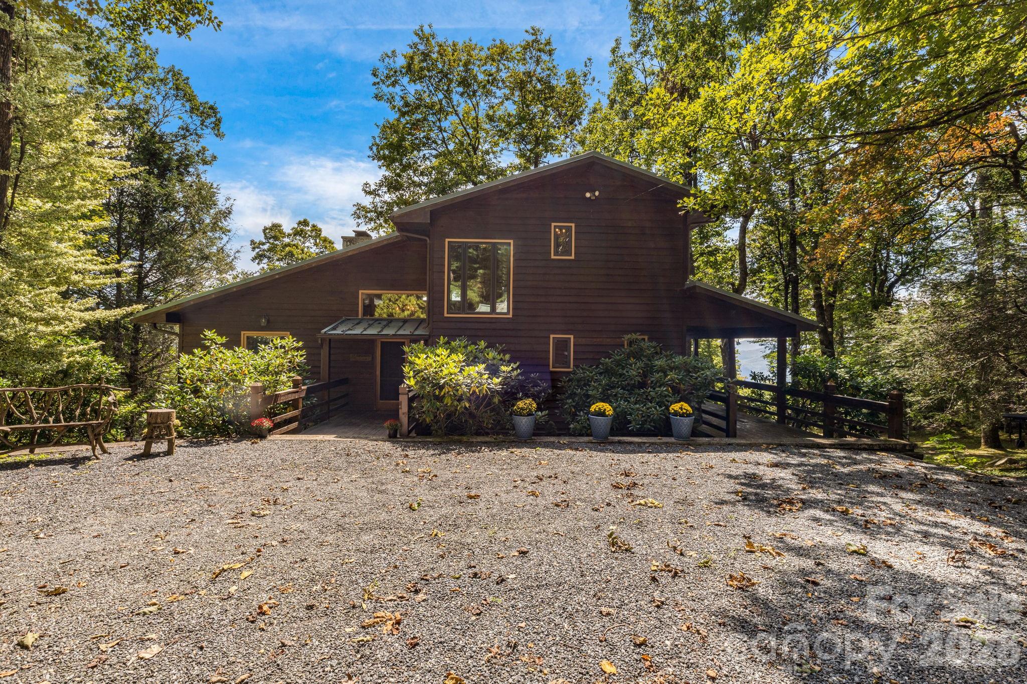 765/764 Osborne Knob Road — Little Switzerland