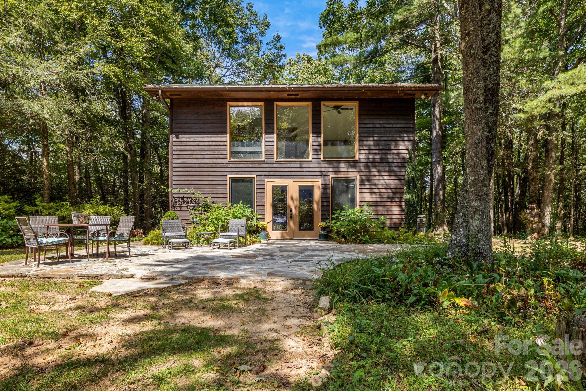 765/764 Osborne Knob Road — Little Switzerland