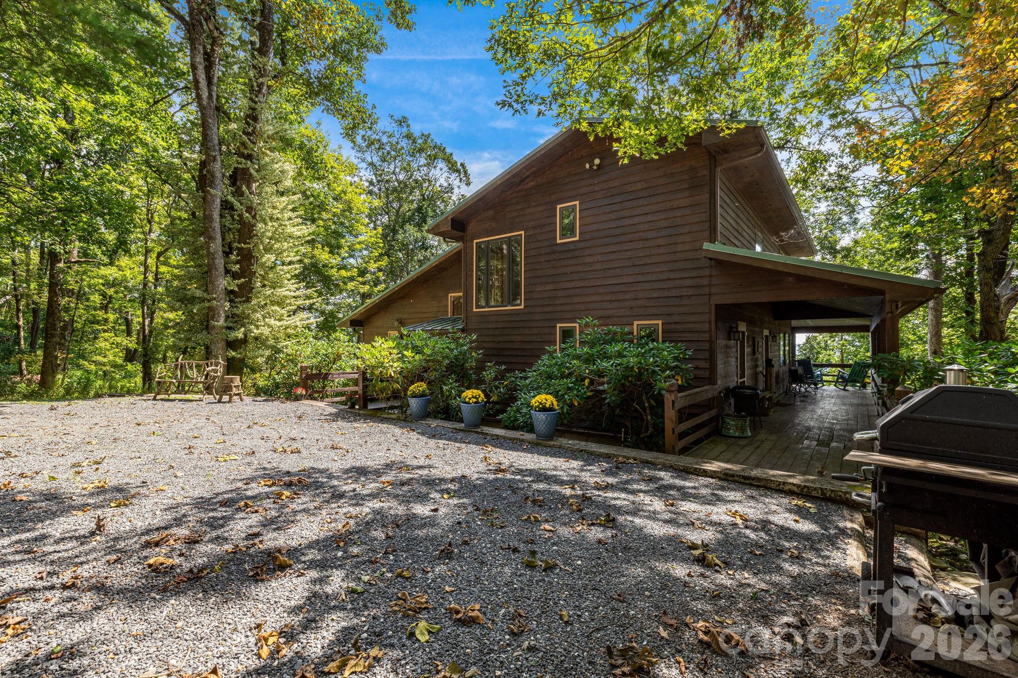 765/764 Osborne Knob Road — Little Switzerland
