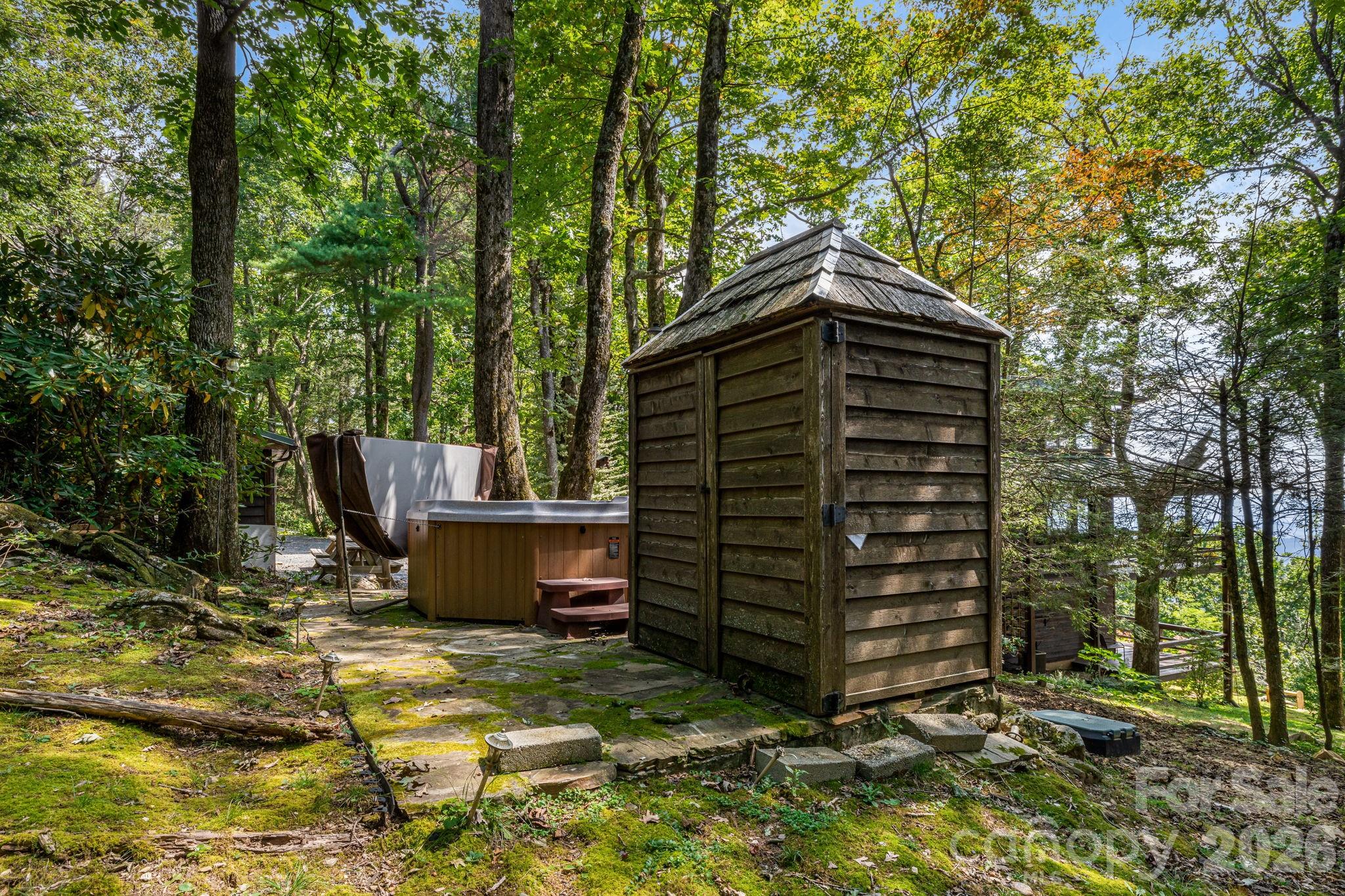 765/764 Osborne Knob Road — Little Switzerland