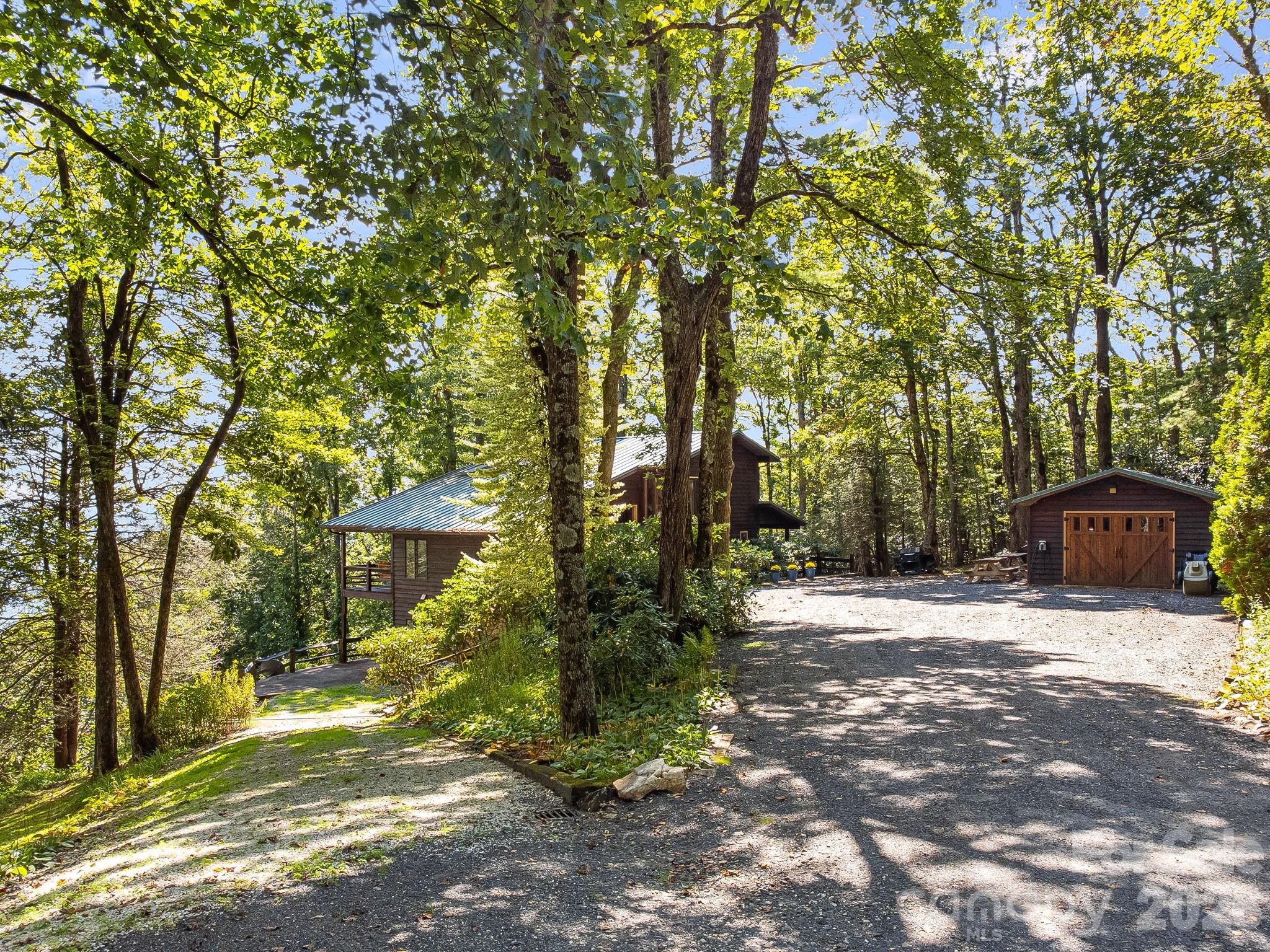 765/764 Osborne Knob Road — Little Switzerland