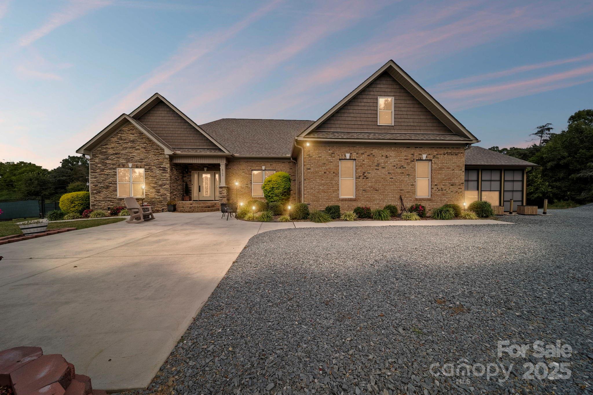 5702 Army Road — Marshville