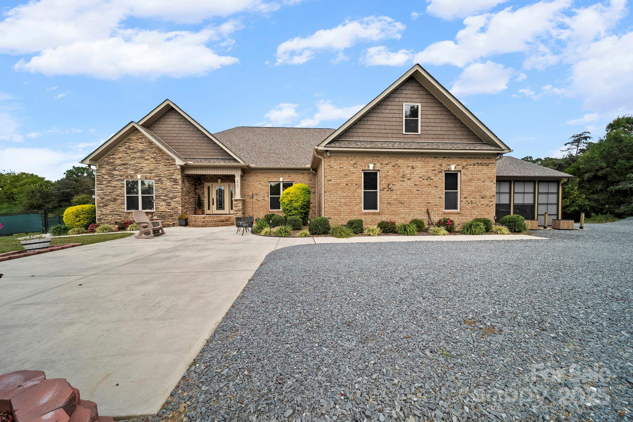 5702 Army Road — Marshville