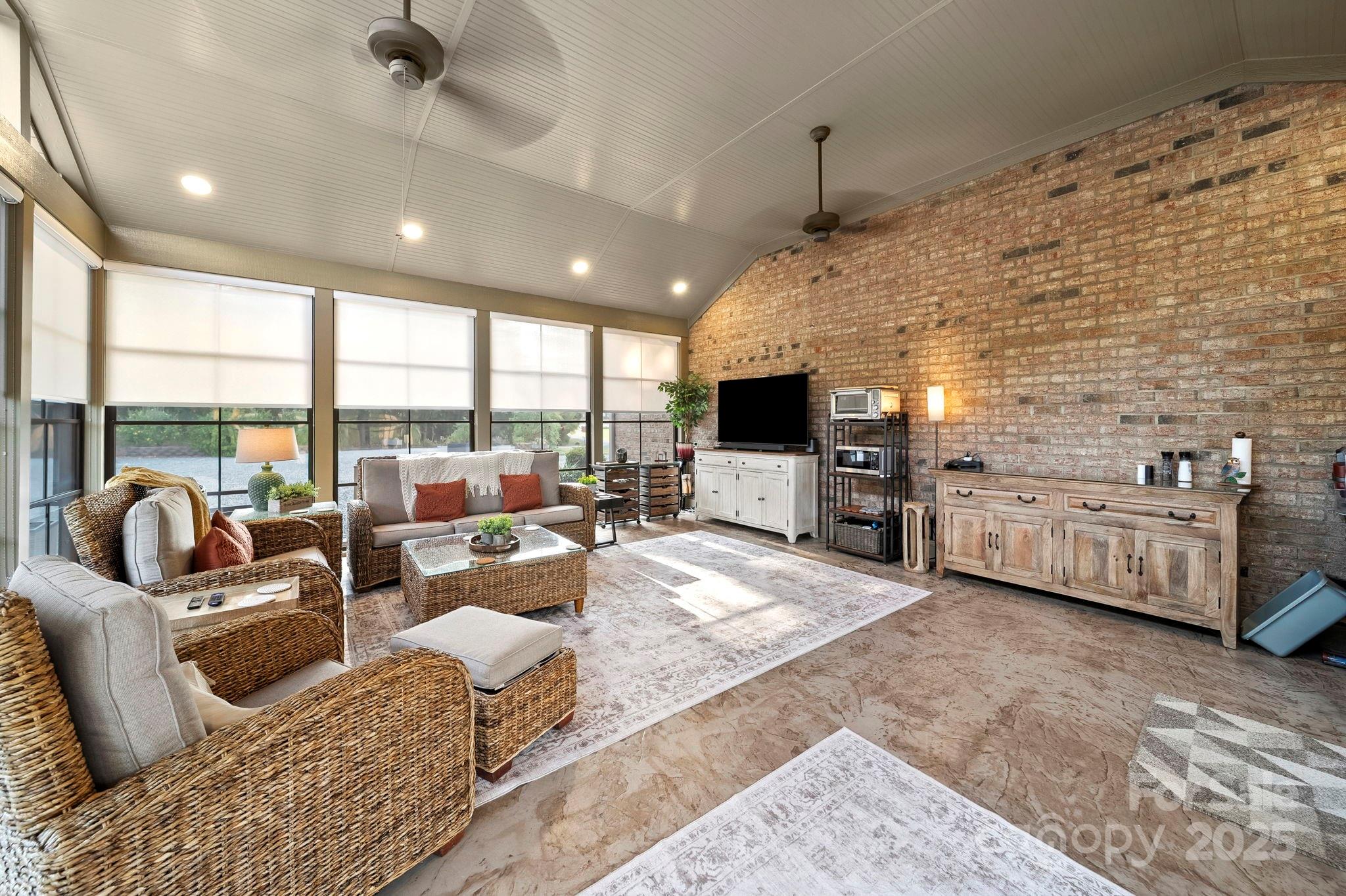 5702 Army Road — Marshville