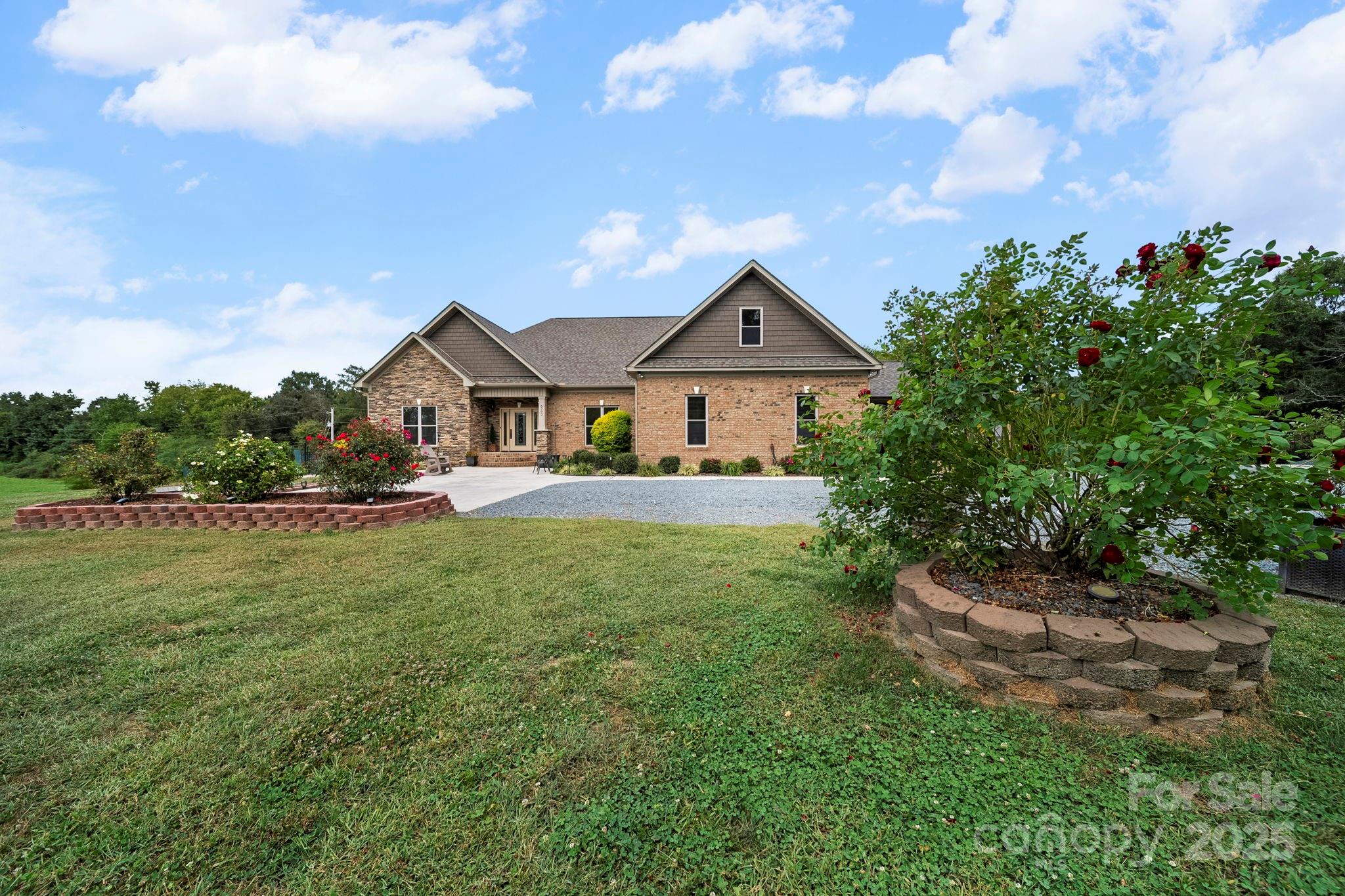 5702 Army Road — Marshville