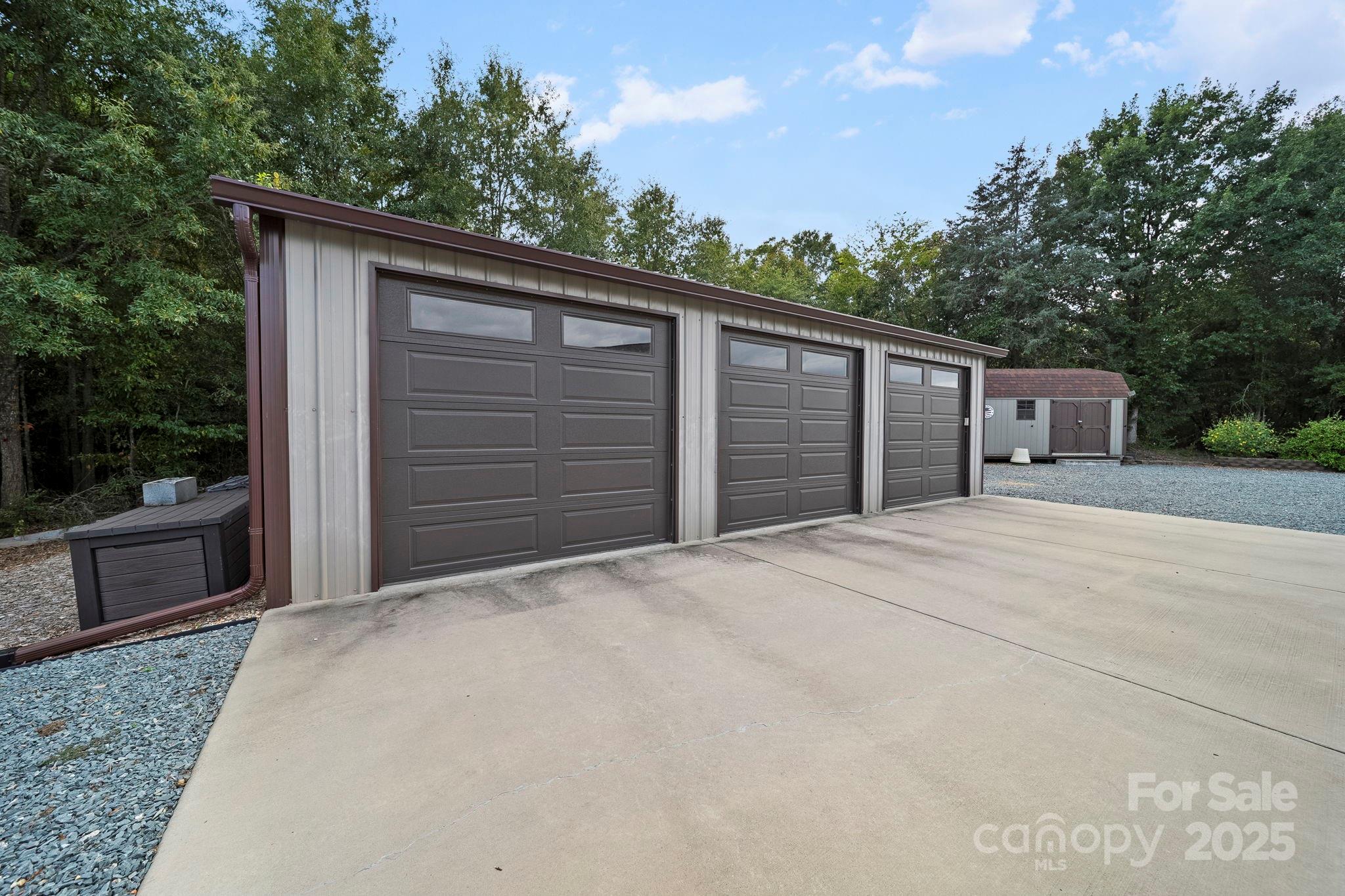 5702 Army Road — Marshville