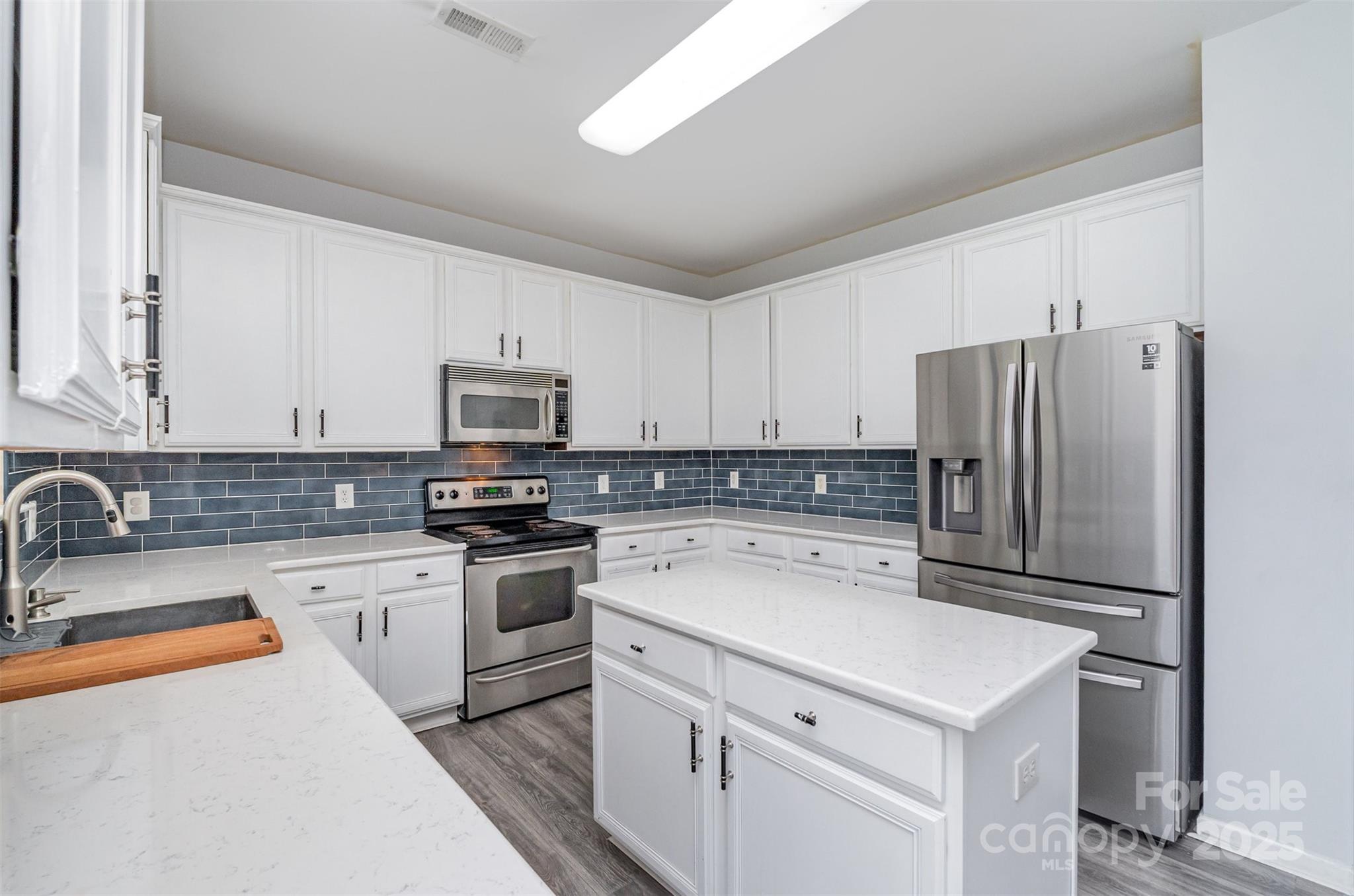 2823 Oakdale Pasture Drive — Charlotte